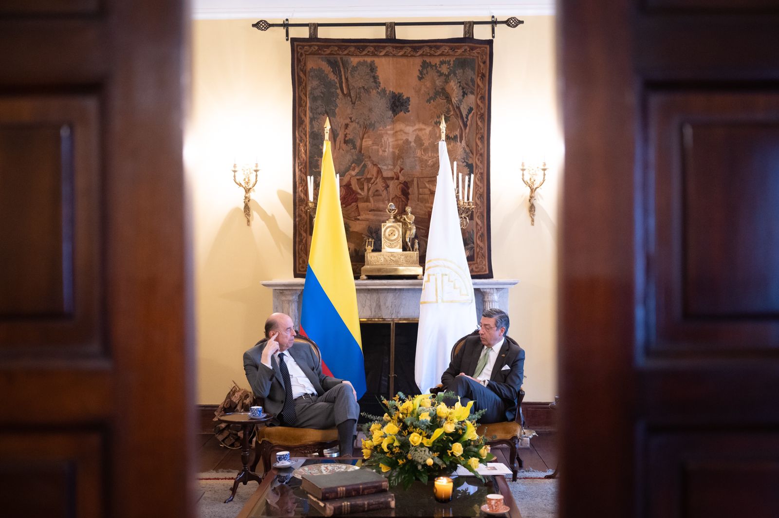 Canciller Álvaro Leyva recibe al Secretario General de la Comunidad Andina, Jorge Hernando Pedraza