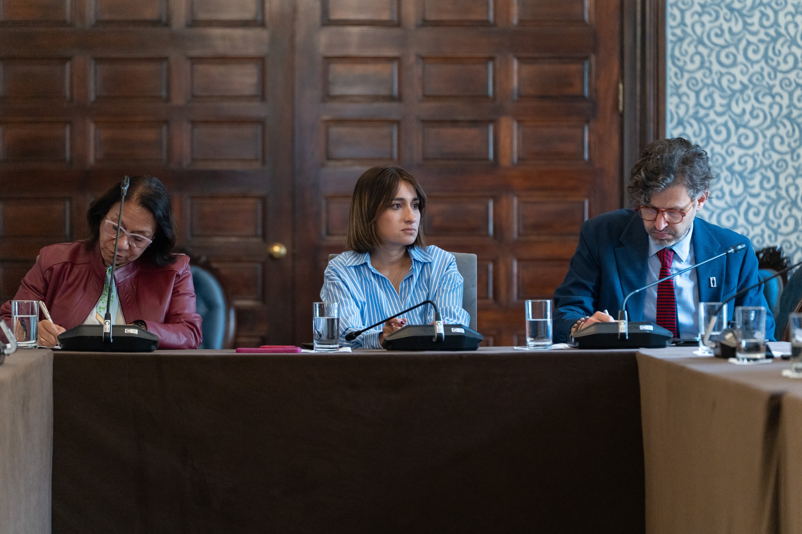 Canciller Laura Sarabia en el encuentro con familiares de colombianos sometidos a presuntas detenciones arbitrarias en Venezuela