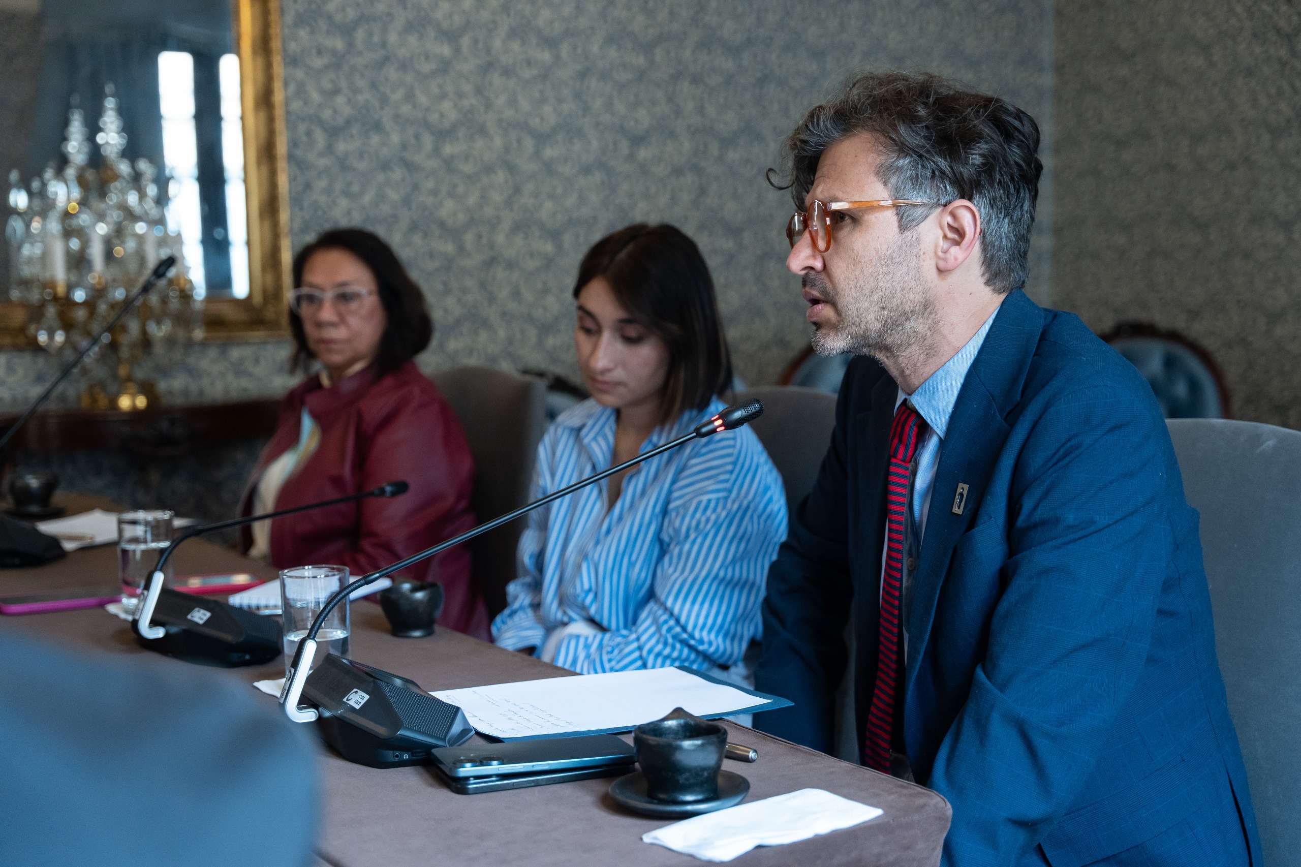 Canciller Laura Sarabia en el encuentro con familiares de colombianos sometidos a presuntas detenciones arbitrarias en Venezuela
