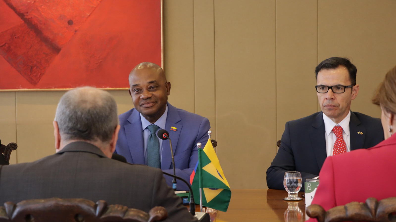 Canciller Luis Gilberto Murillo dialogó con su homólogo de Brasil Mauro Vieira  para continuar afianzando las relaciones bilaterales entre los dos países 