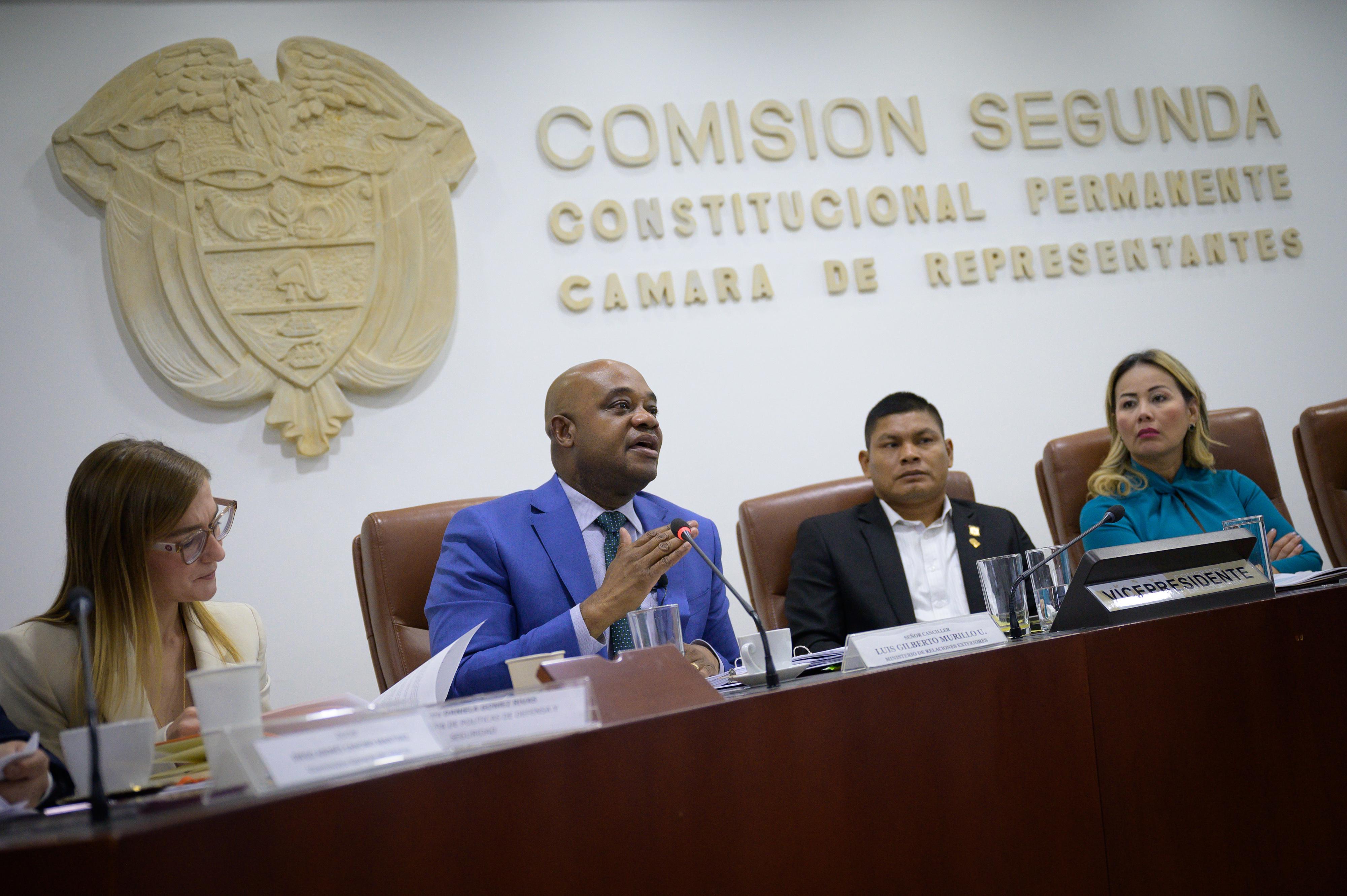 Canciller Luis Gilberto Murillo participa en debate de control político sobre El Darién en la Cámara de Representantes