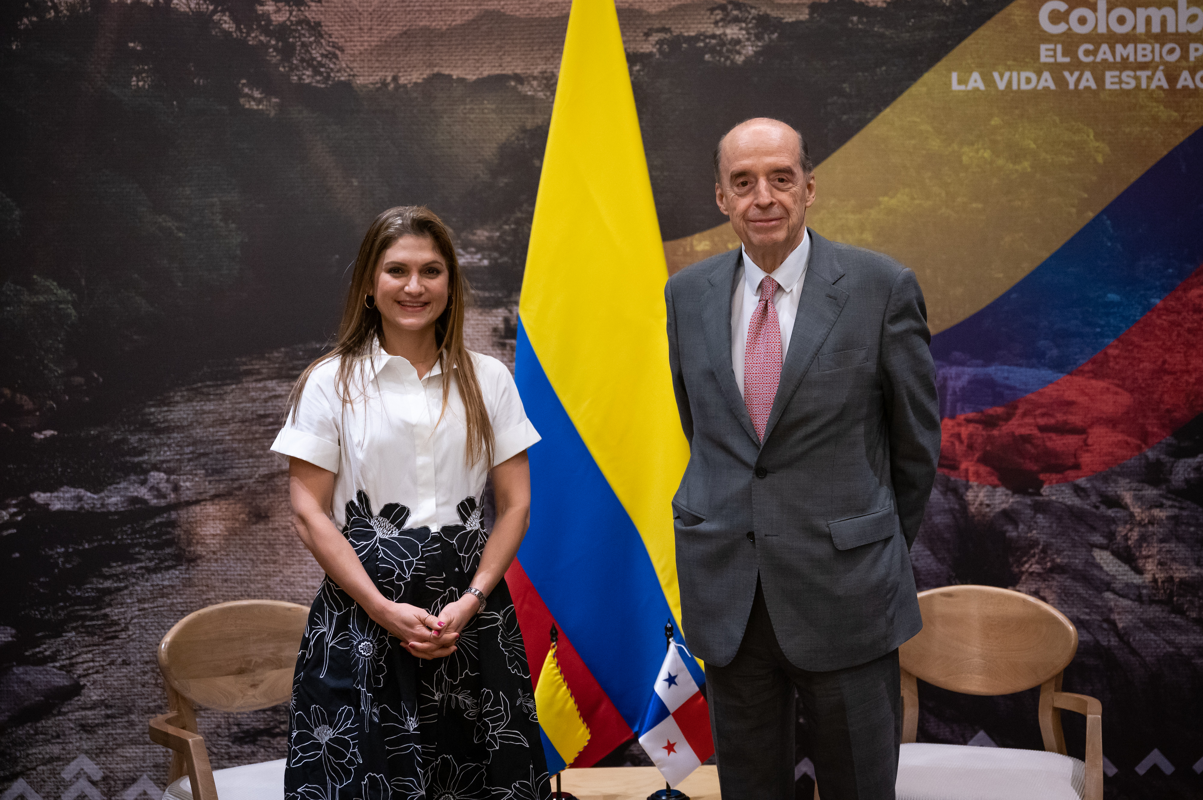 Ministros de Relaciones Exteriores de Colombia y Honduras sostuvieron encuentro en el marco de la trasmisión de mando 2022-2026 