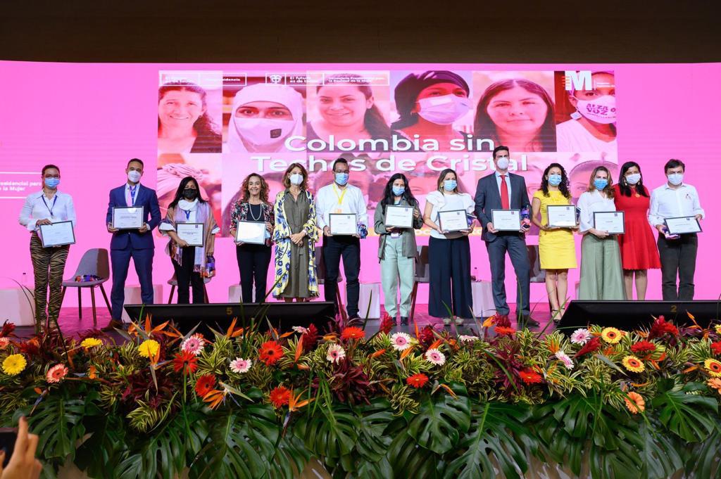 Con importantes anuncios para empoderar a las colombianas, Vicepresidenta-Canciller clausura edición del Foro M