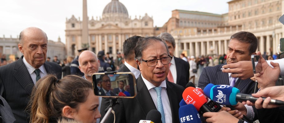 El canciller Álvaro Leyva acompañó el encuentro del Presidente Gustavo Petro y el Papa Francisco