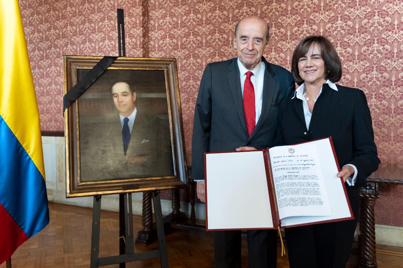 En encuentro con constituyentes, Ministro Álvaro Leyva honró la memoria de Diego Uribe Vargas, ex Canciller colombiano