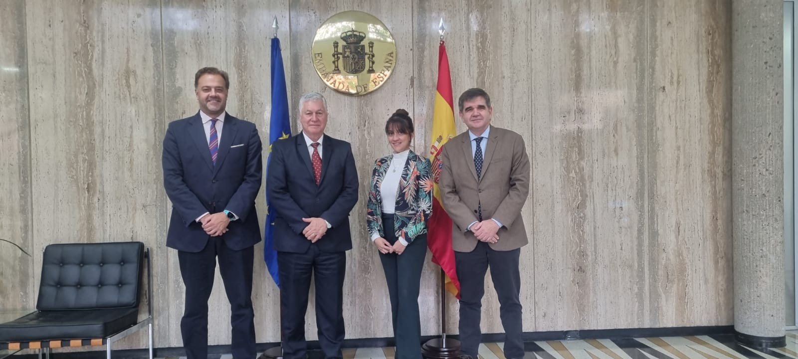 Encuentro entre el Embajador de España y el Director de la Academia Diplomática