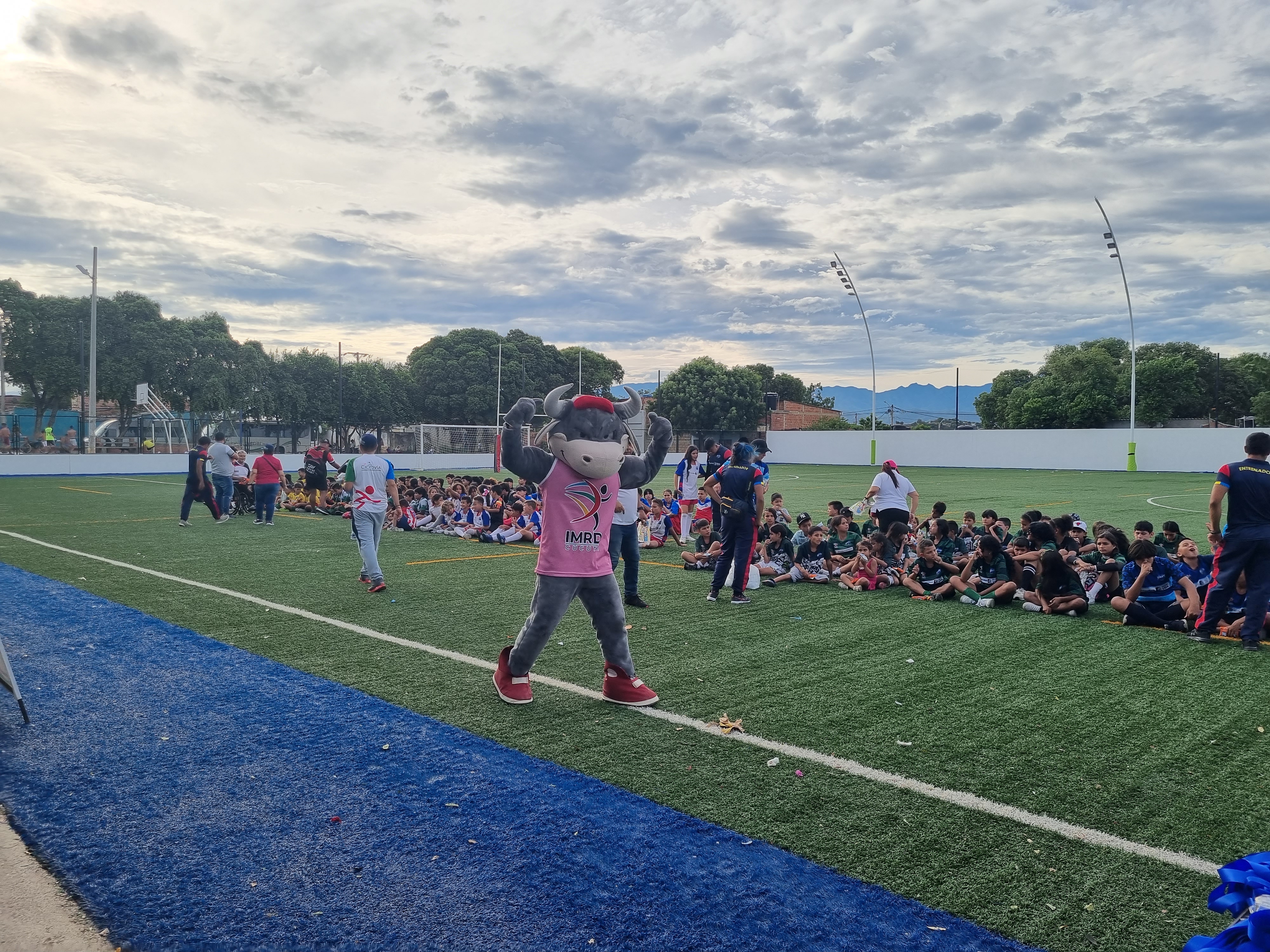 “Más niñ@s jugando rugby, escuela de valores”