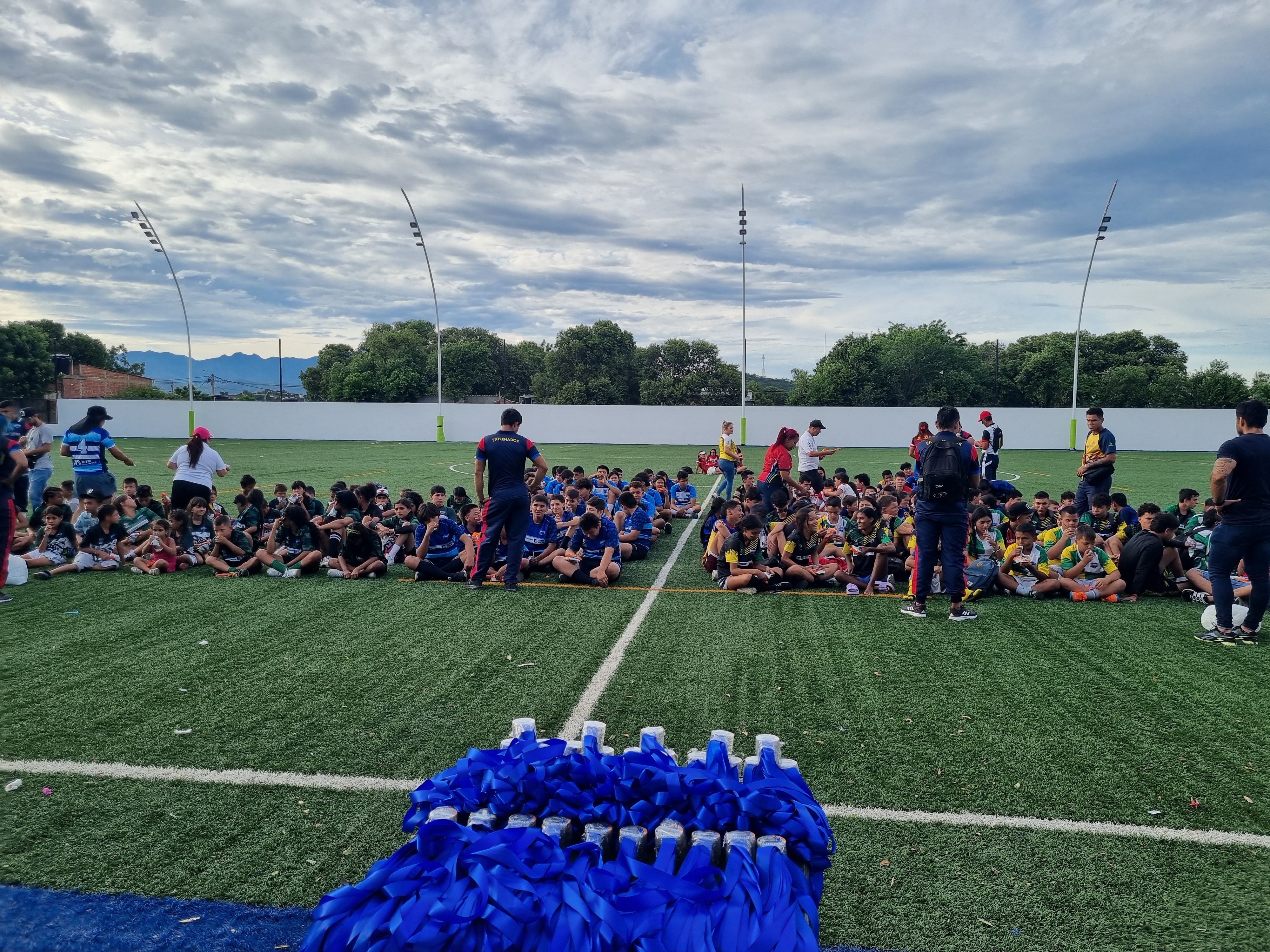 Más niños y niñas juegan rugby en Colombia con la Cancillería, la Liga Nortesantandereana de Rugby y el Instituto de Recreación y Deporte de Cúcuta