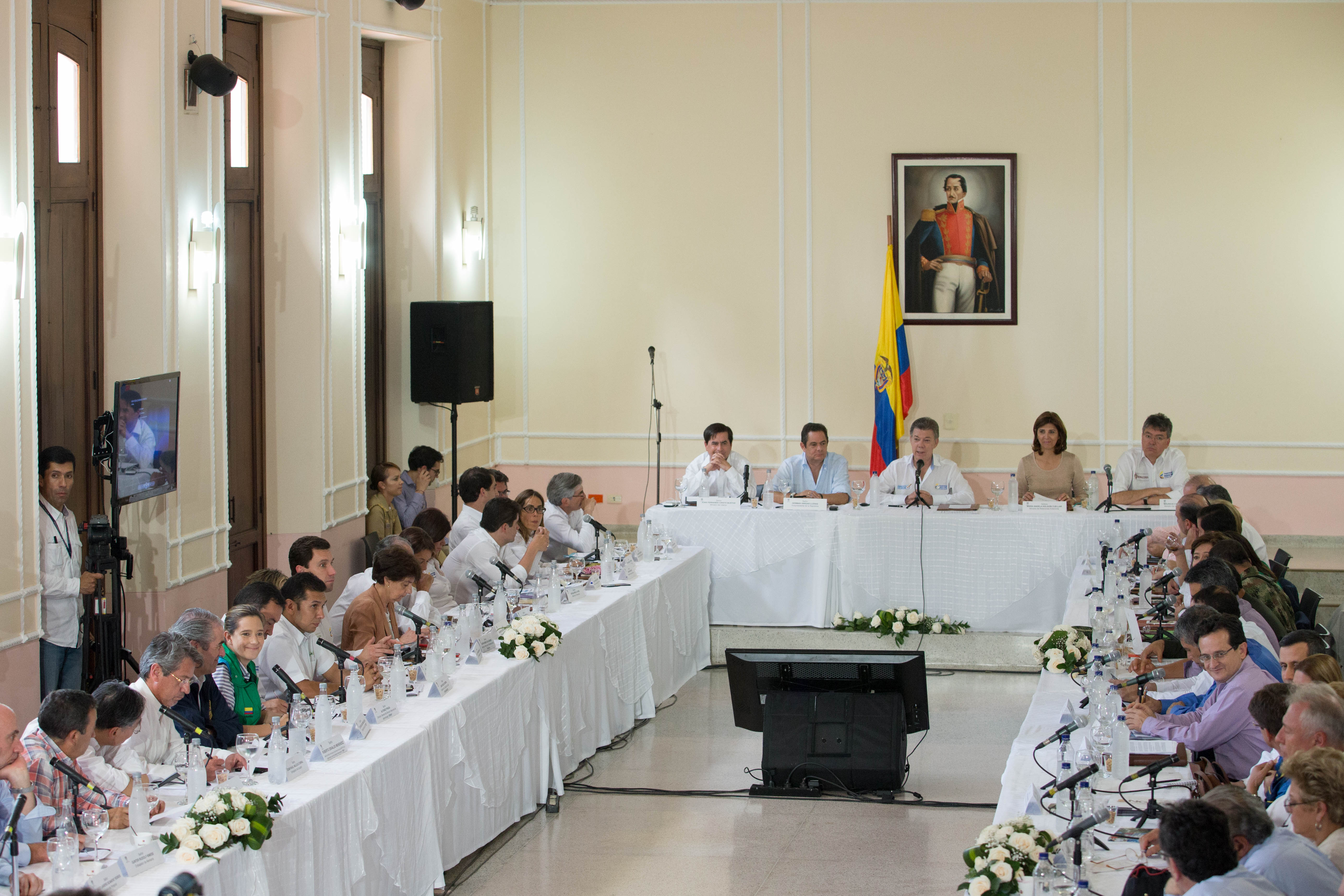 Alt: Canciller Holguín anunció, en Consejo de Ministros, las acciones diplomáticas que adelantará Colombia para denunciar la situación que se ha presentado con los connacionales que deportaron de Venezuela