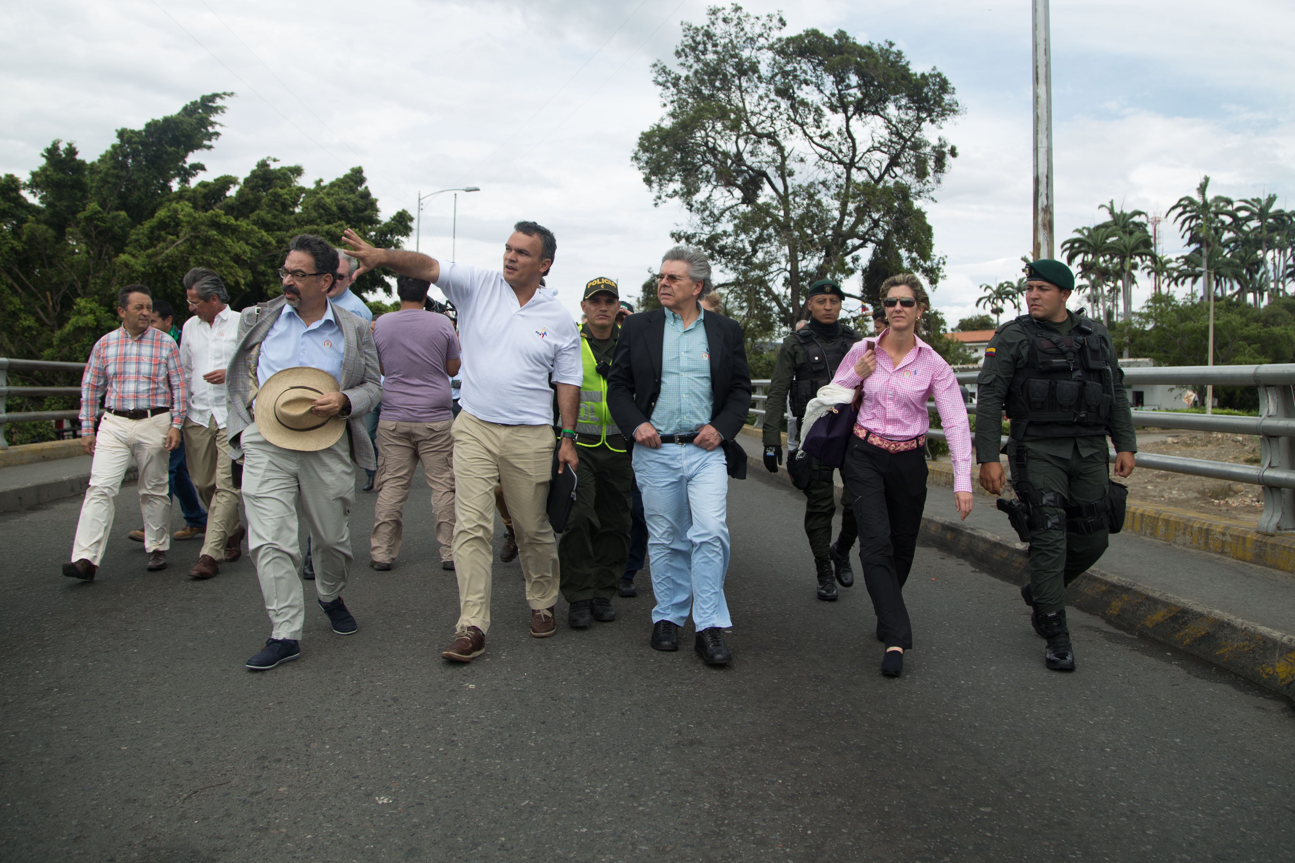 Miembros del cuerpo diplomático acreditado en Colombia llegaron al Puente Internacional Simón Bolívar
