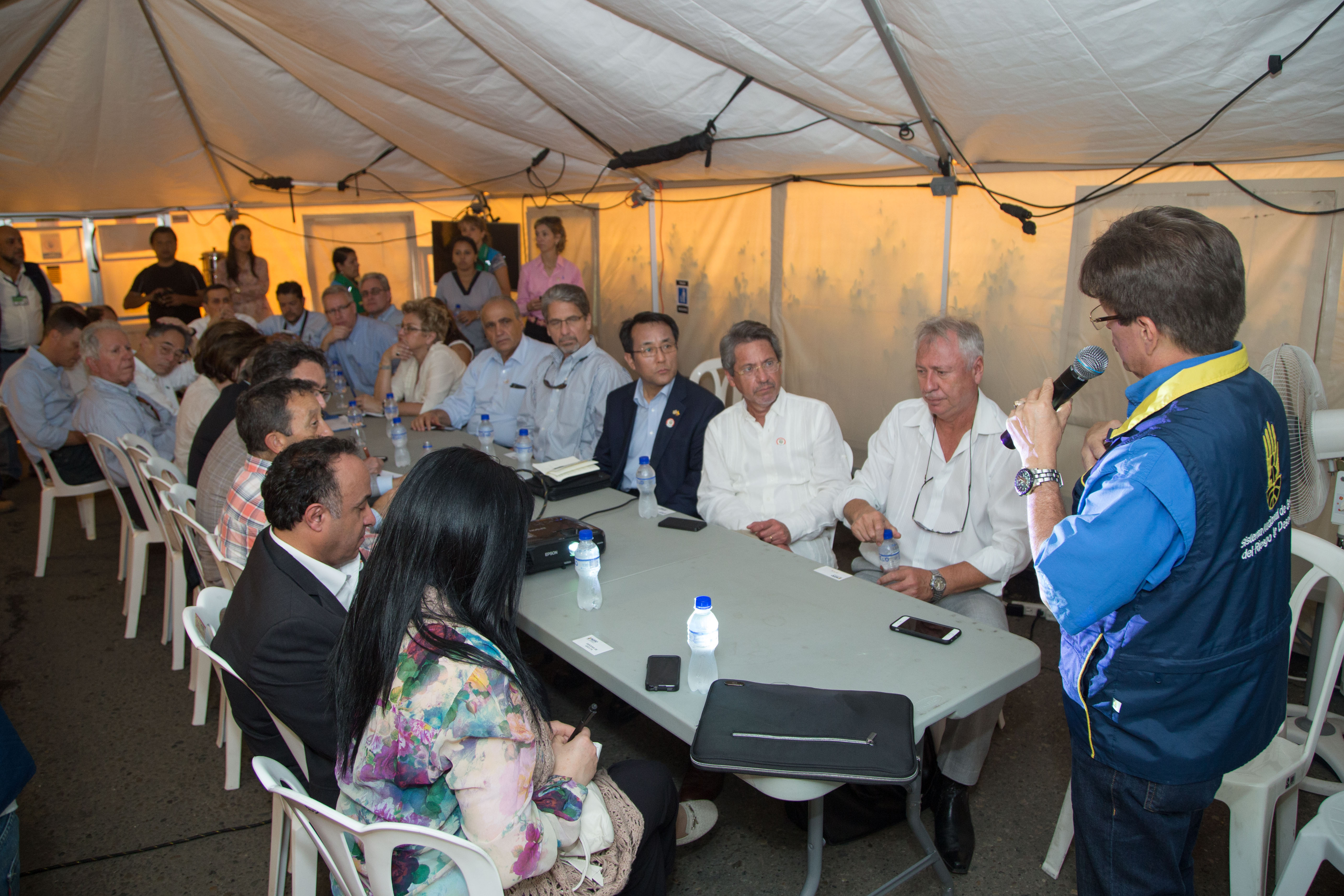 Embajadores acreditados en Colombia estuvieron en el Puesto de Mando Unificado que el Gobierno Nacional instaló en Cúcuta para atender la situación en la frontera
