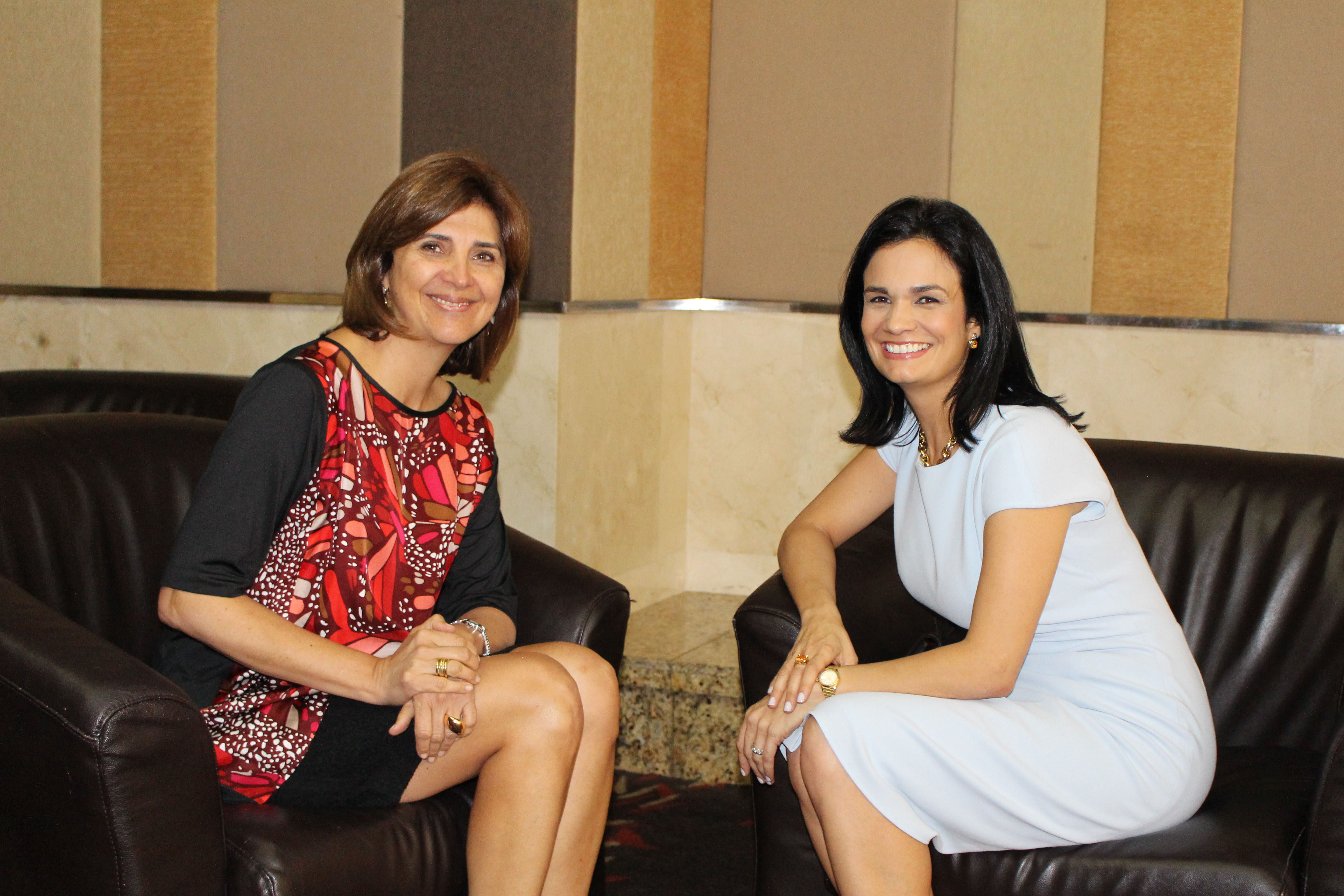 Ministra de Relaciones Exteriores María Ángela Holguín se reunió con la Vicepresidenta de Panamá y Canciller, Isabel Saint Malo de Alvarado