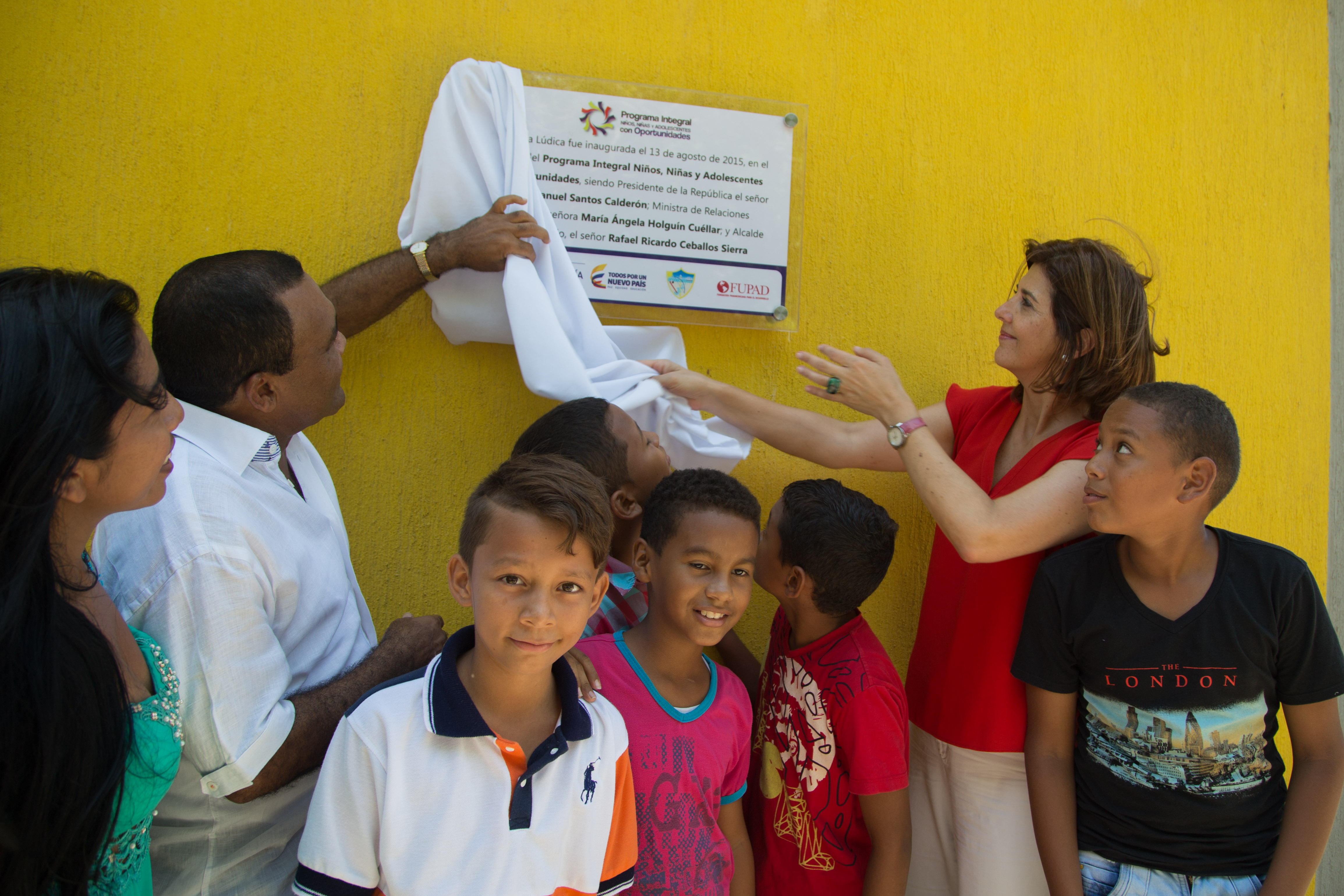 Canciller Holguín inauguró la Casa Lúdica de Riohacha
