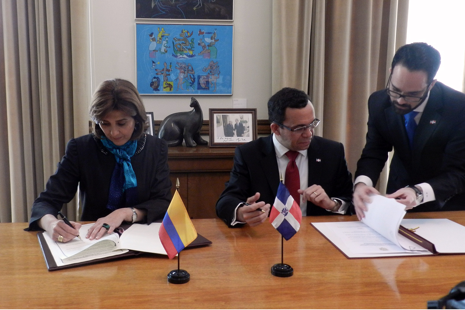 Cancilleres de Colombia y República Dominicana, Acuerdo sobre la implementación  de un Mecanismo de Intercambio de Alertas Migratorias