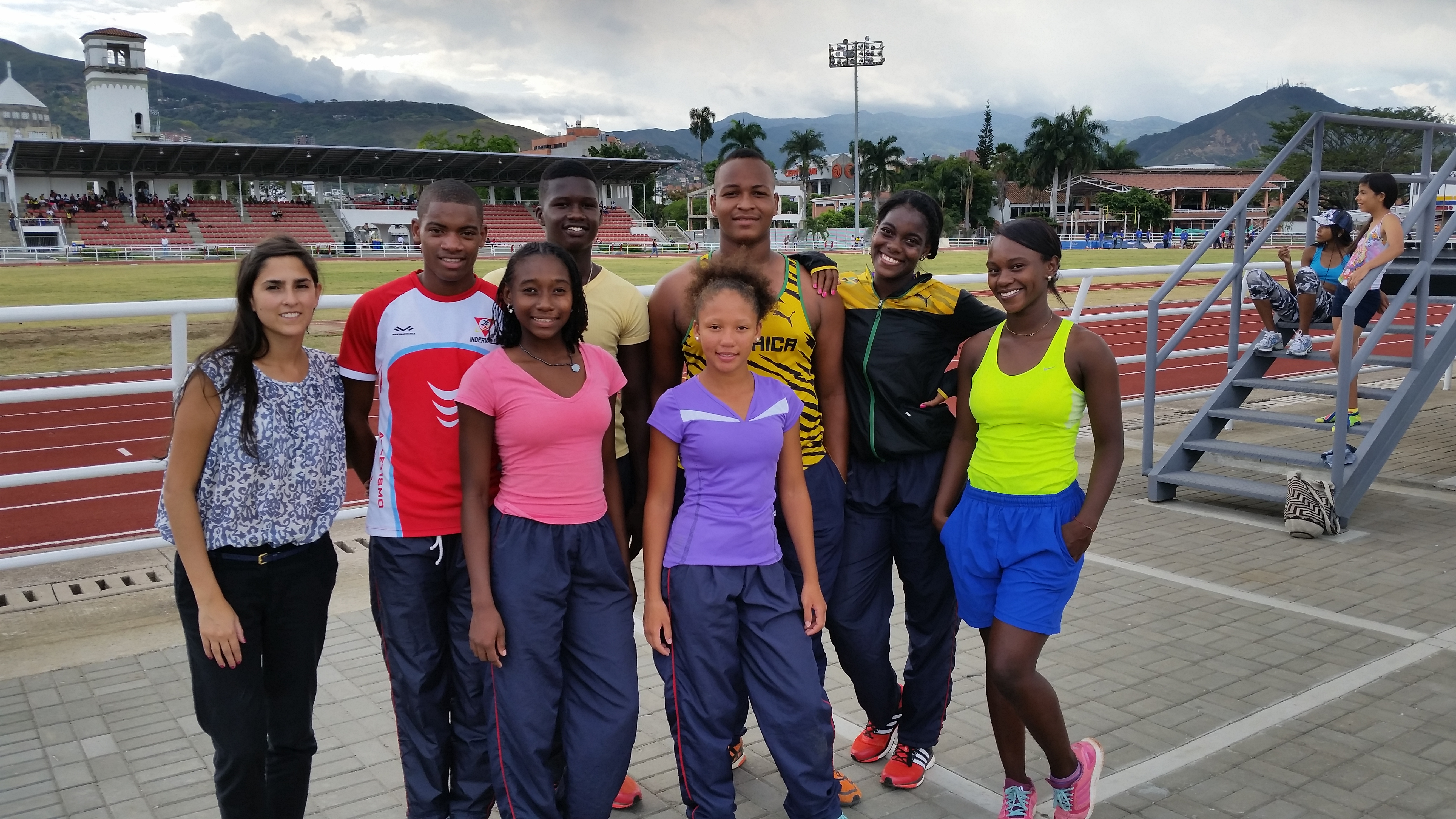 Jóvenes atletas de Buenaventura implementan en los juegos zonales técnicas aprendidas en Jamaica