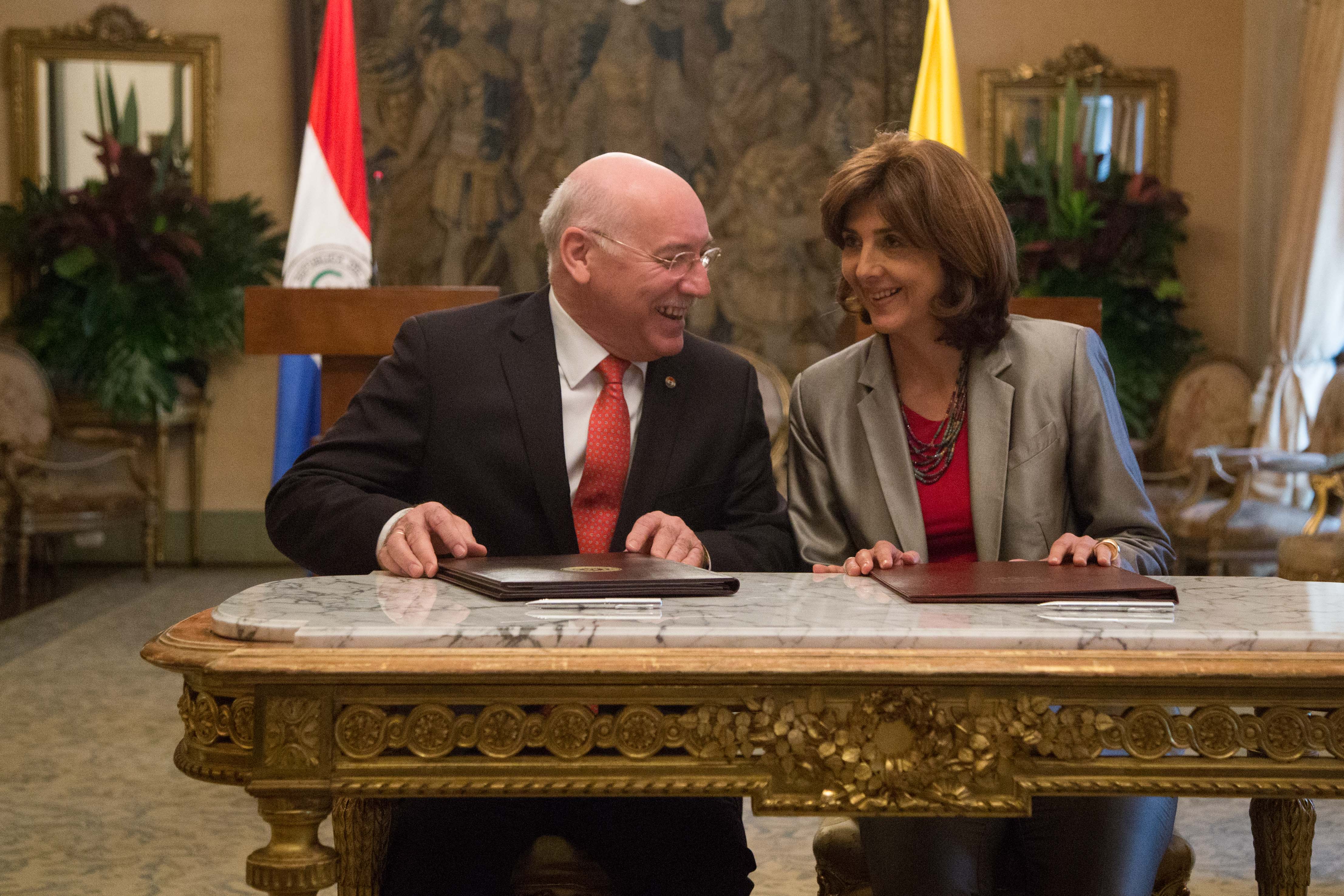 Ministros de Relaciones Exteriores de la República de Colombia y Paraguay
