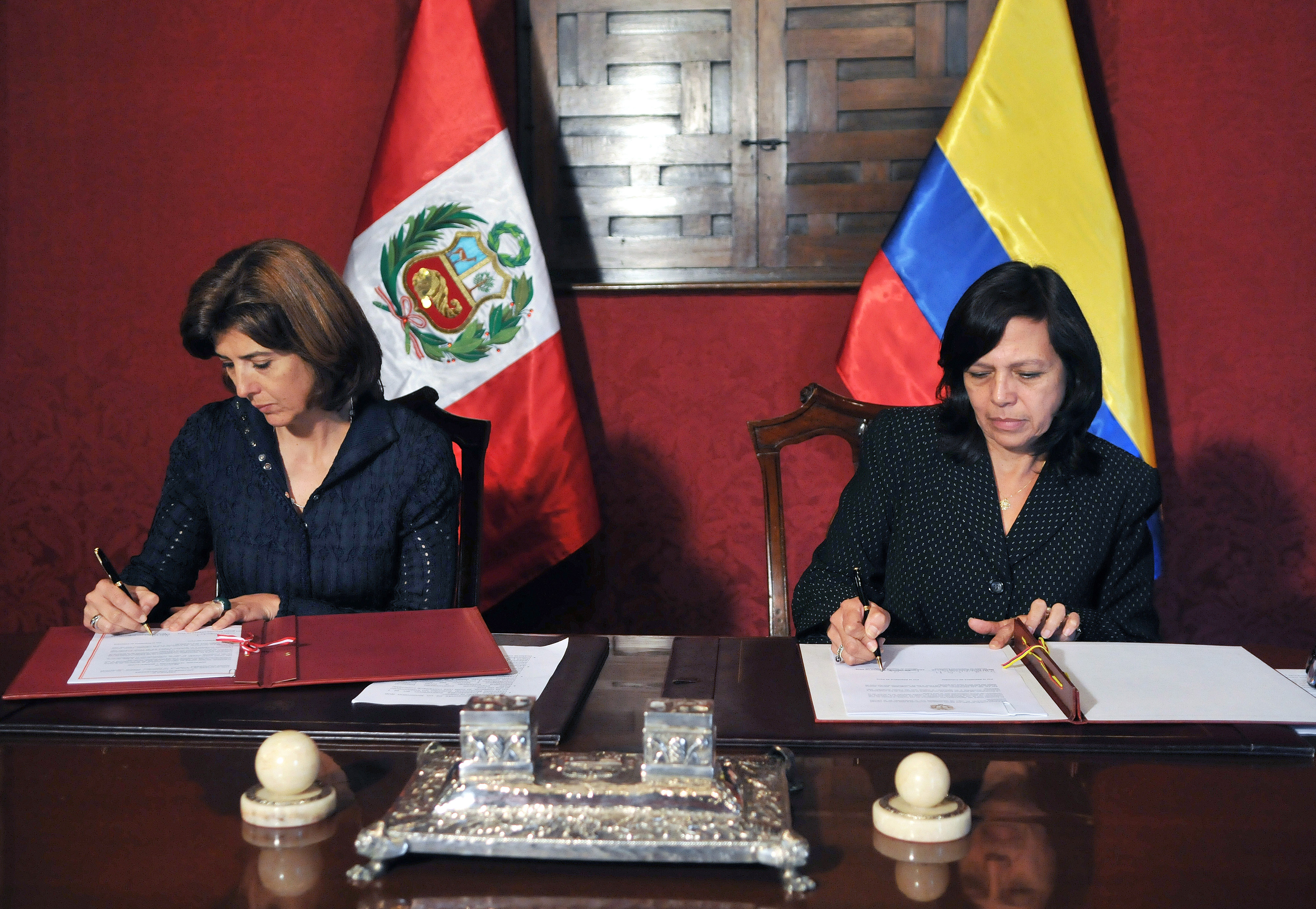Colombia y Perú suscribieron acuerdo sobre prevención, investigación y persecución del delito de la trata de personas