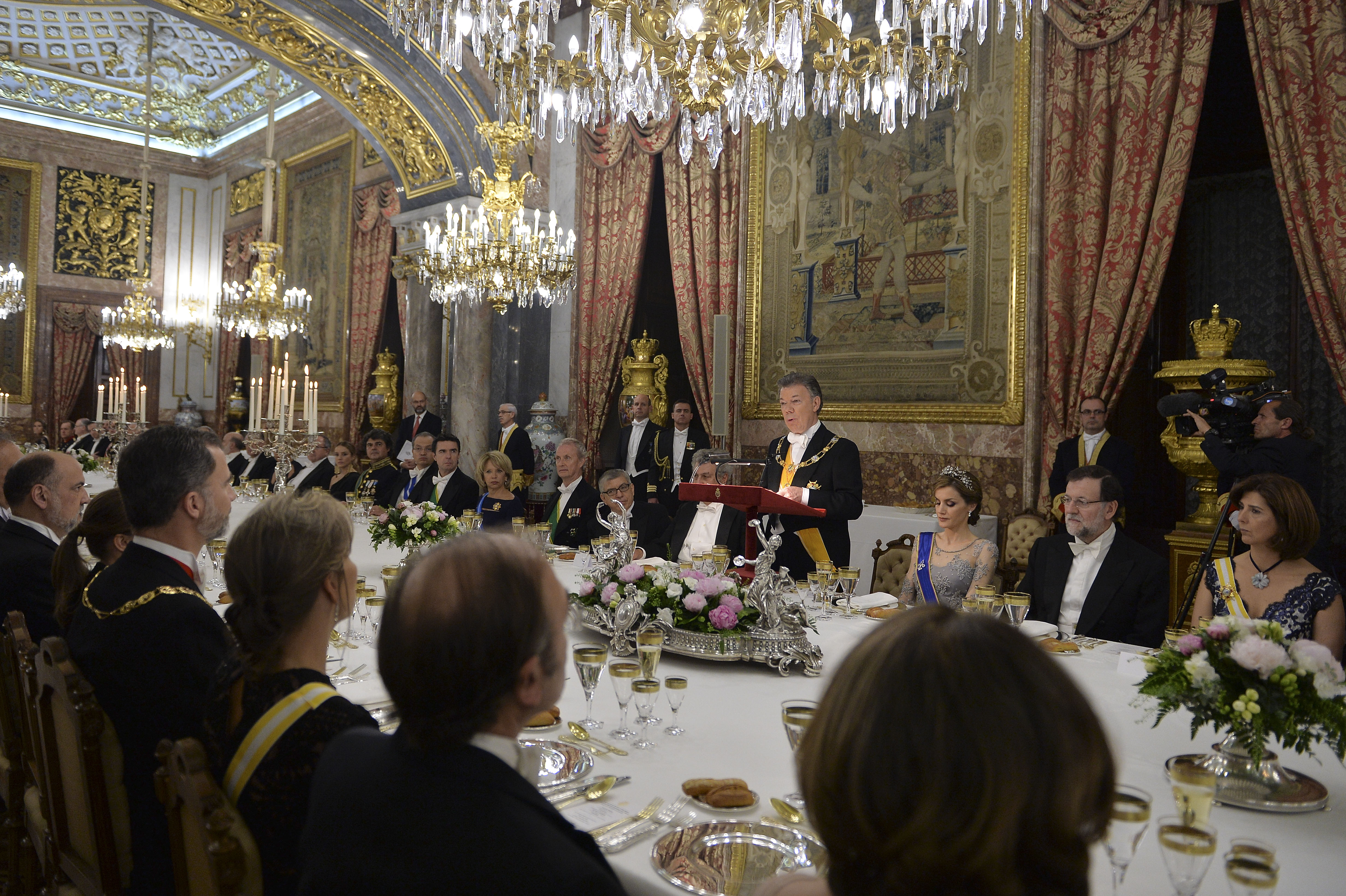 Cena de gala ofrecida en su honor por los Reyes de España, visita de Estado, Juan Manuel Santos, Canciller Holguín