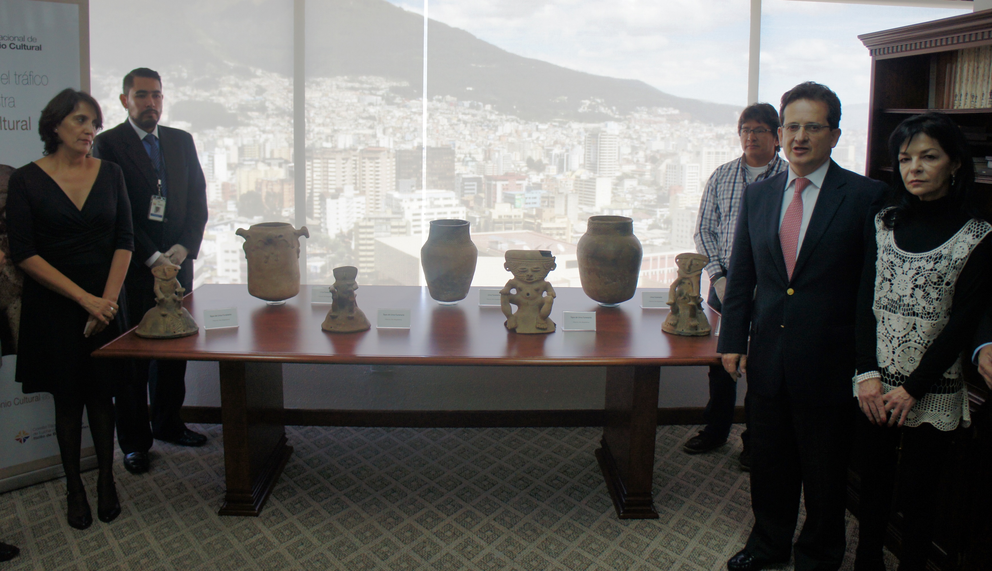 Ecuador entrega a Colombia bienes culturales patrimoniales 
