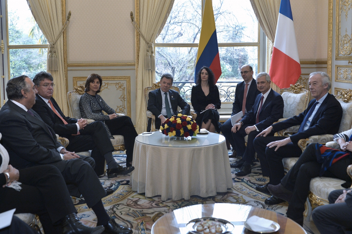 Presidente Santos y Canciller Holguín con el Presidente de la Asamblea Nacional de Francia