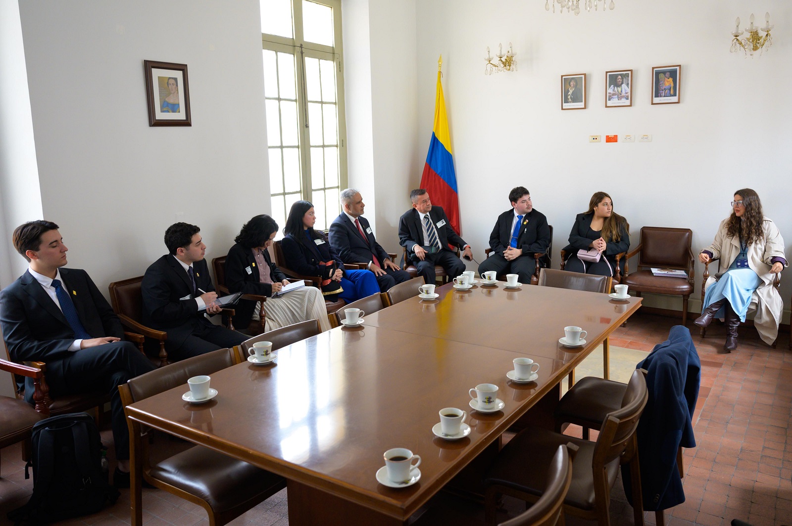 Cancillería recibió visita de la Delegación de estudiantes de la Facultad de Gobierno de la Universidad de Chile 