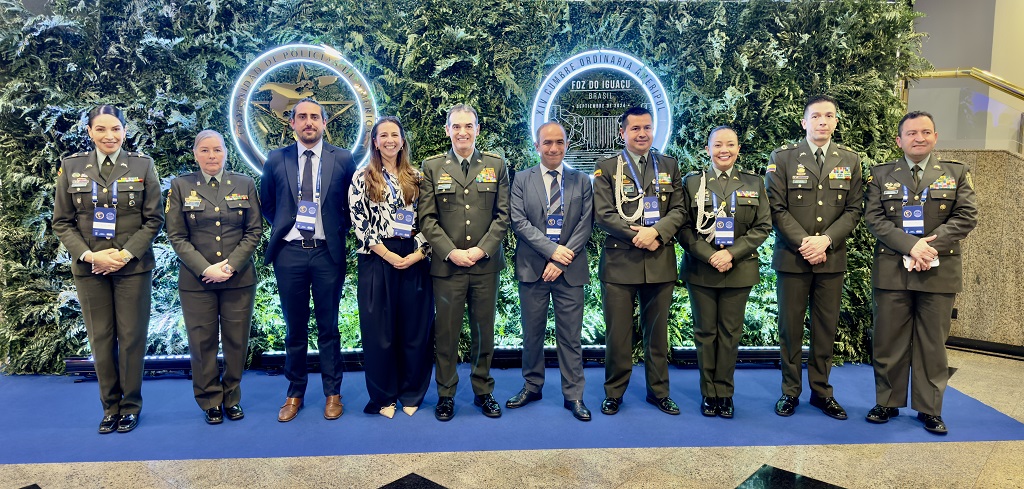 Foto grupal de los asistentes a la reunión del Consejo de Directores de la XIV Cumbre Ordinaria de la Comunidad de Policías de América (AMERIPOL)