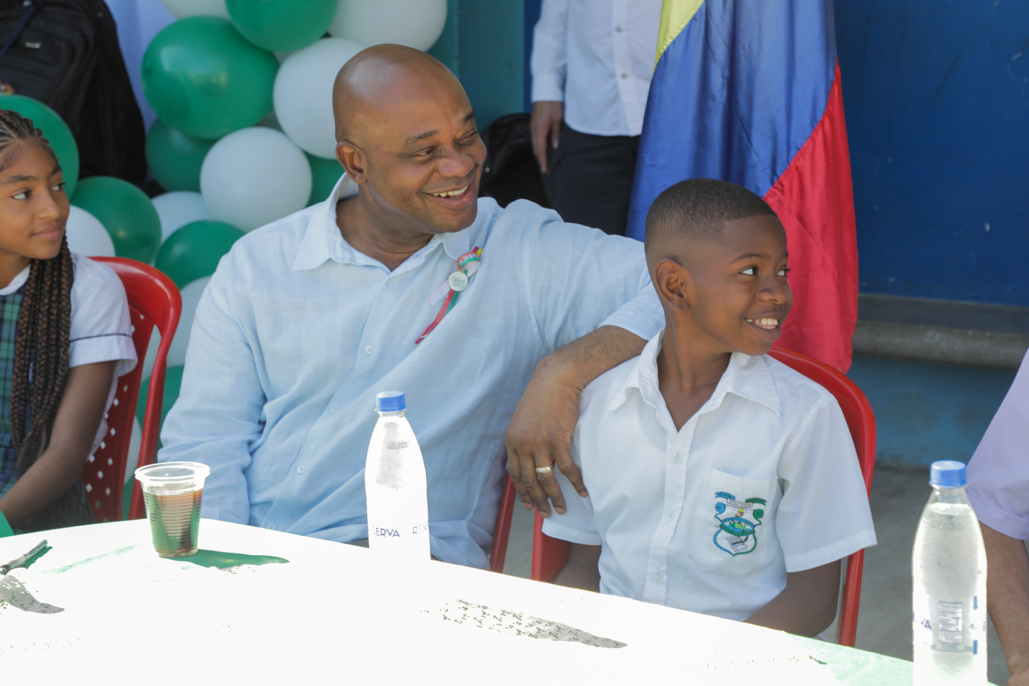 La diversidad de las regiones de Colombia reflejada en el exterior: 12 jóvenes y 2 maestros de la Institución Educativa Sagrado Corazón de Jesús de Capurganá, Chocó, incentivan la conservación de la fauna y flora del Tapón del Darién