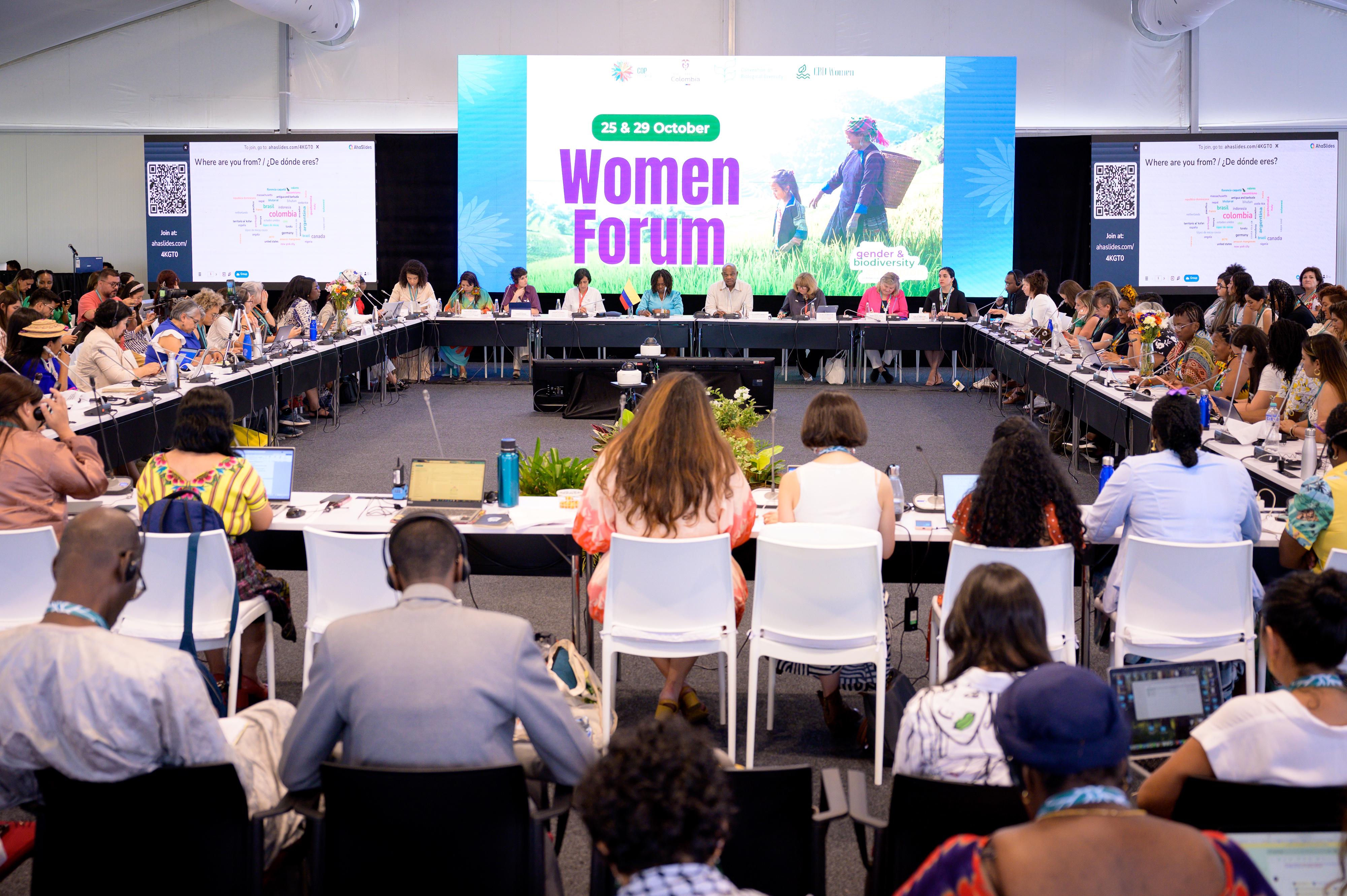 Vicepresidenta Francia Márquez y canciller Luis Gilberto Murillo participan en el Foro de Mujeres de la COP16