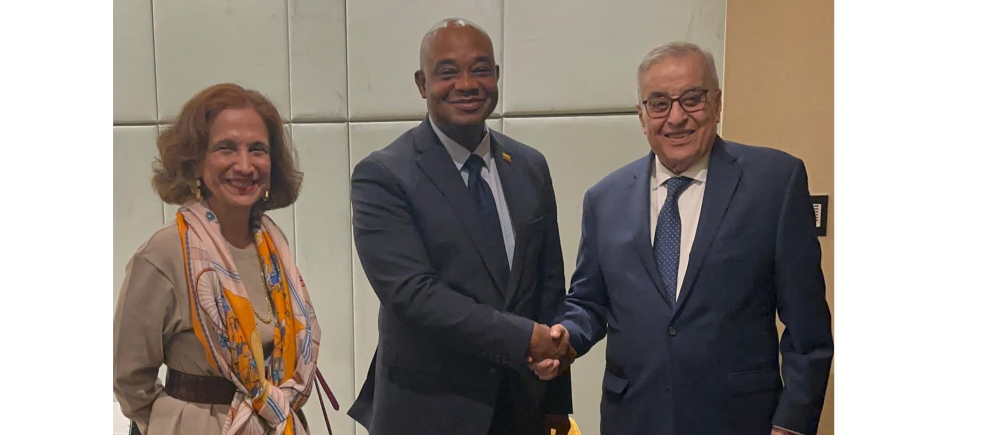 Canciller Luis Gilberto Murillo sostuvo un encuentro con el ministro de Relaciones Exteriores y Emigrantes del Líbano, Abdallah Bou Habib