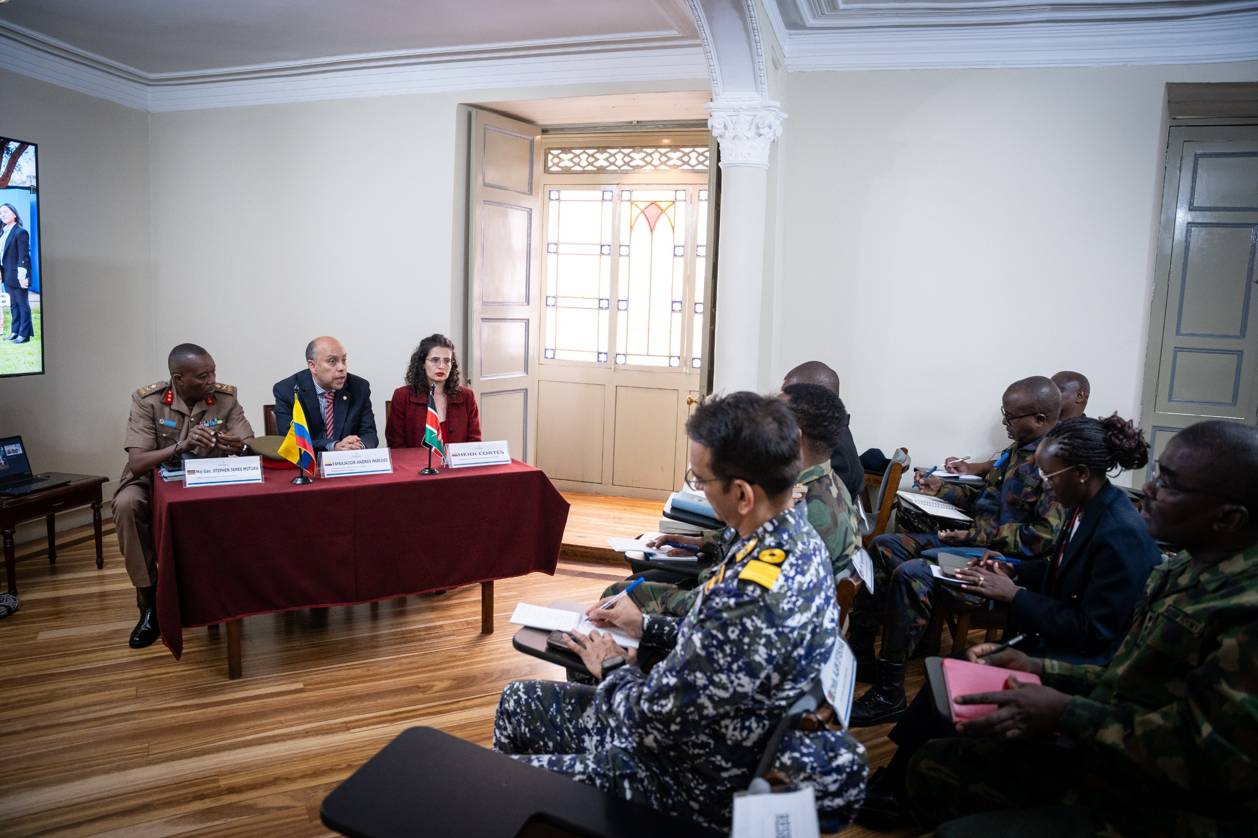 Delegación del Colegio de Defensa Nacional de la República de Kenia desarrolló una agenda de carácter institucional y cultural en Colombia 