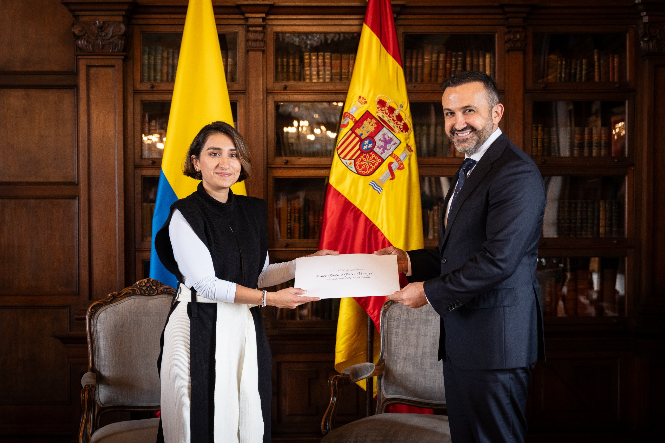 Entrega de copias de estilo de las cartas credenciales de Santiago Jiménez Martín como Embajador de España en Colombia