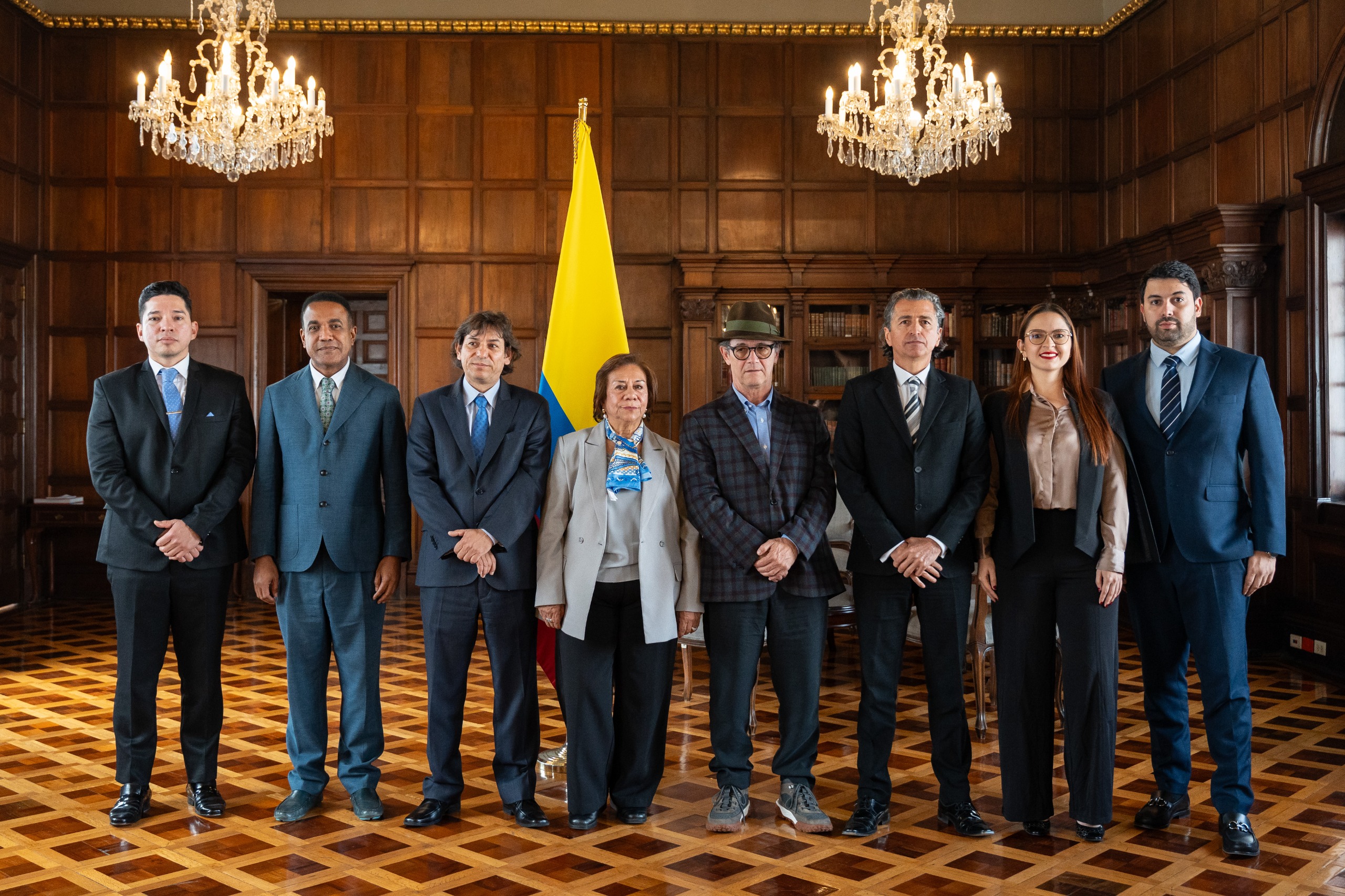 Ministra de Relaciones Exteriores (e) posesionó a nuevos directivos y funcionarios de la Cancillería en Colombia