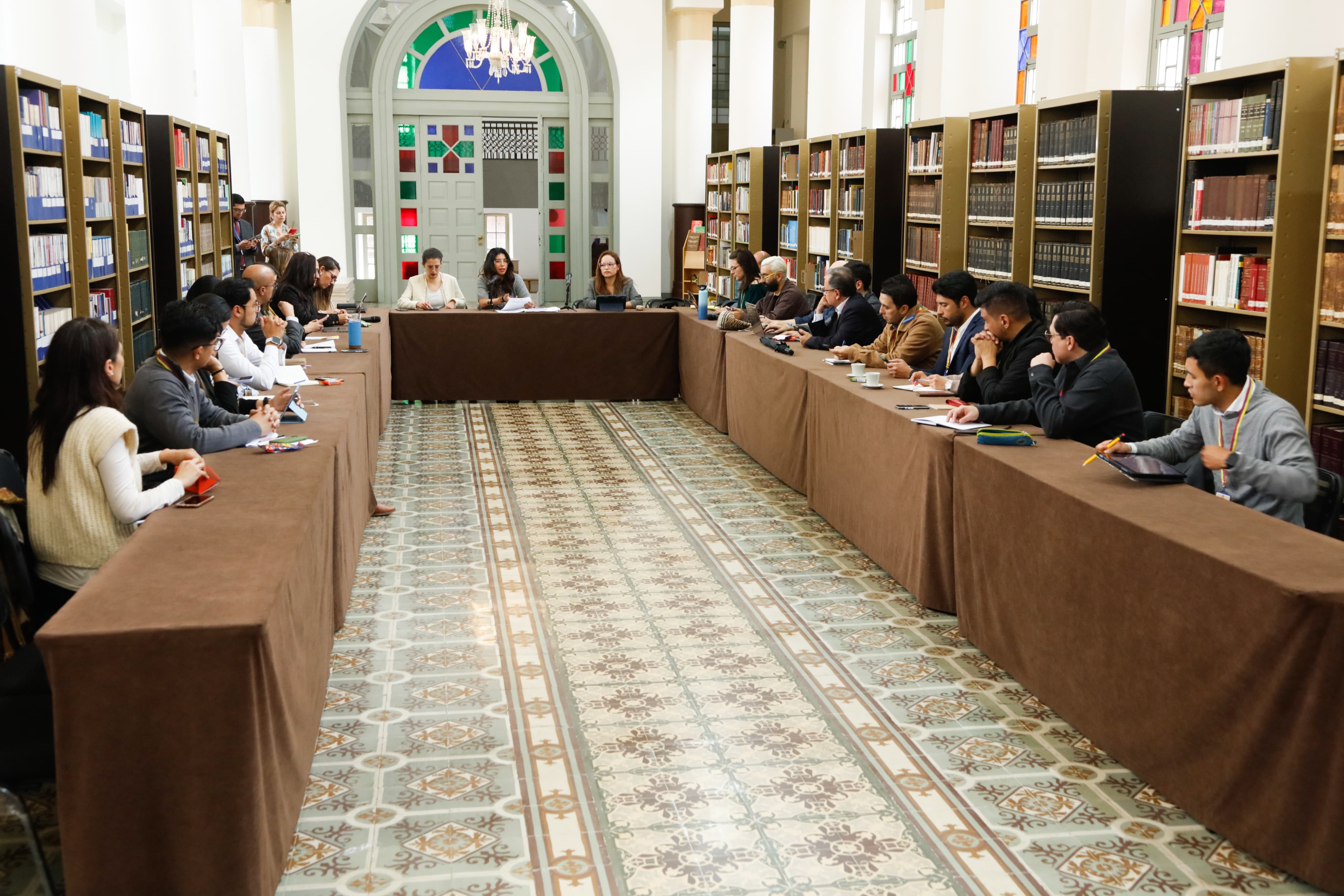 Apoyando la formación de los diplomáticos colombianos se realizó la Mesa Intersectorial para la Diplomacia Científica, que fue liderada por la Academia Diplomática “Augusto Ramírez Ocampo”