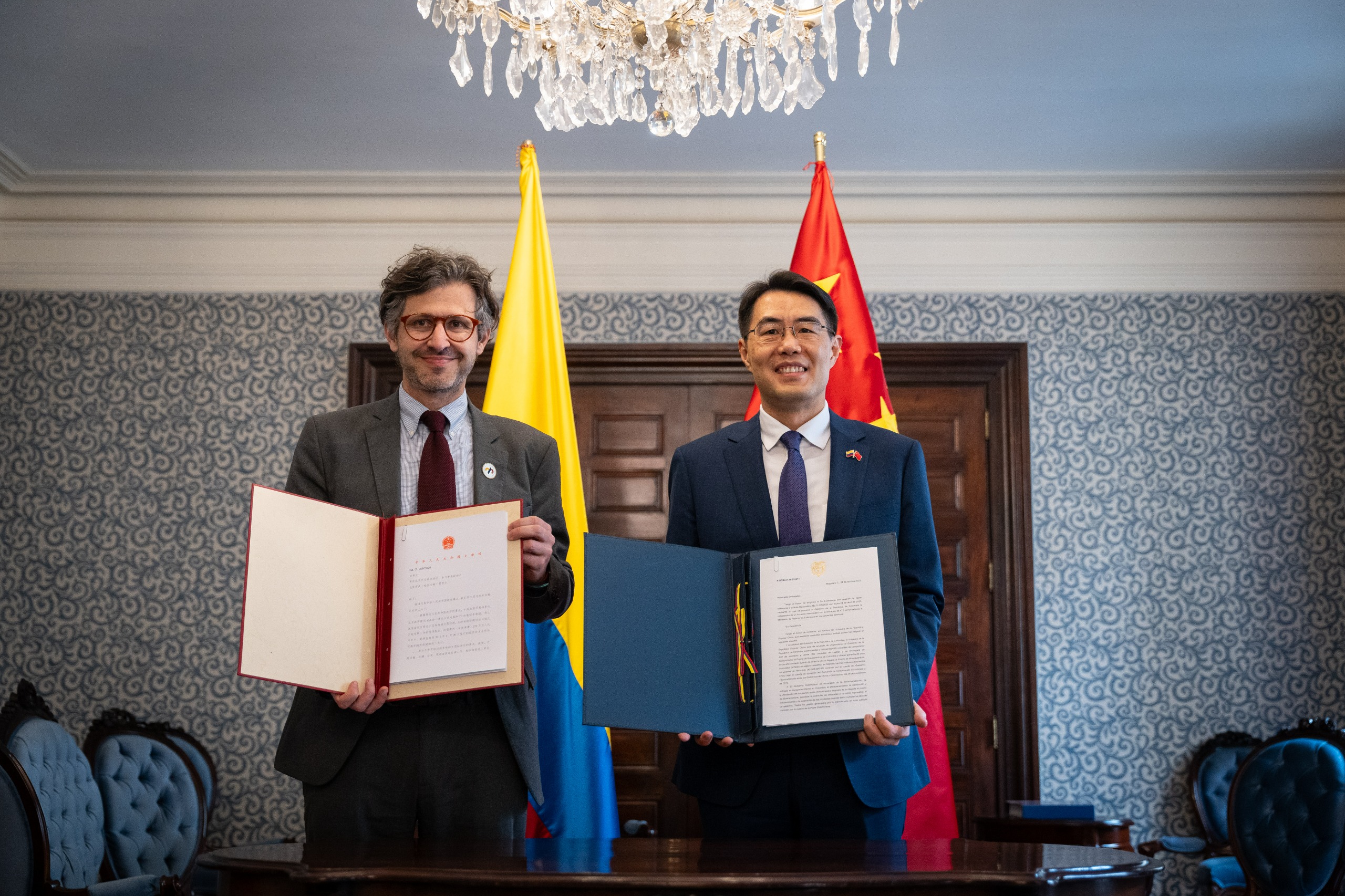 El Gobierno de la República Popular China dona 470 equipos tecnológicos al Ministerio de Relaciones Exteriores