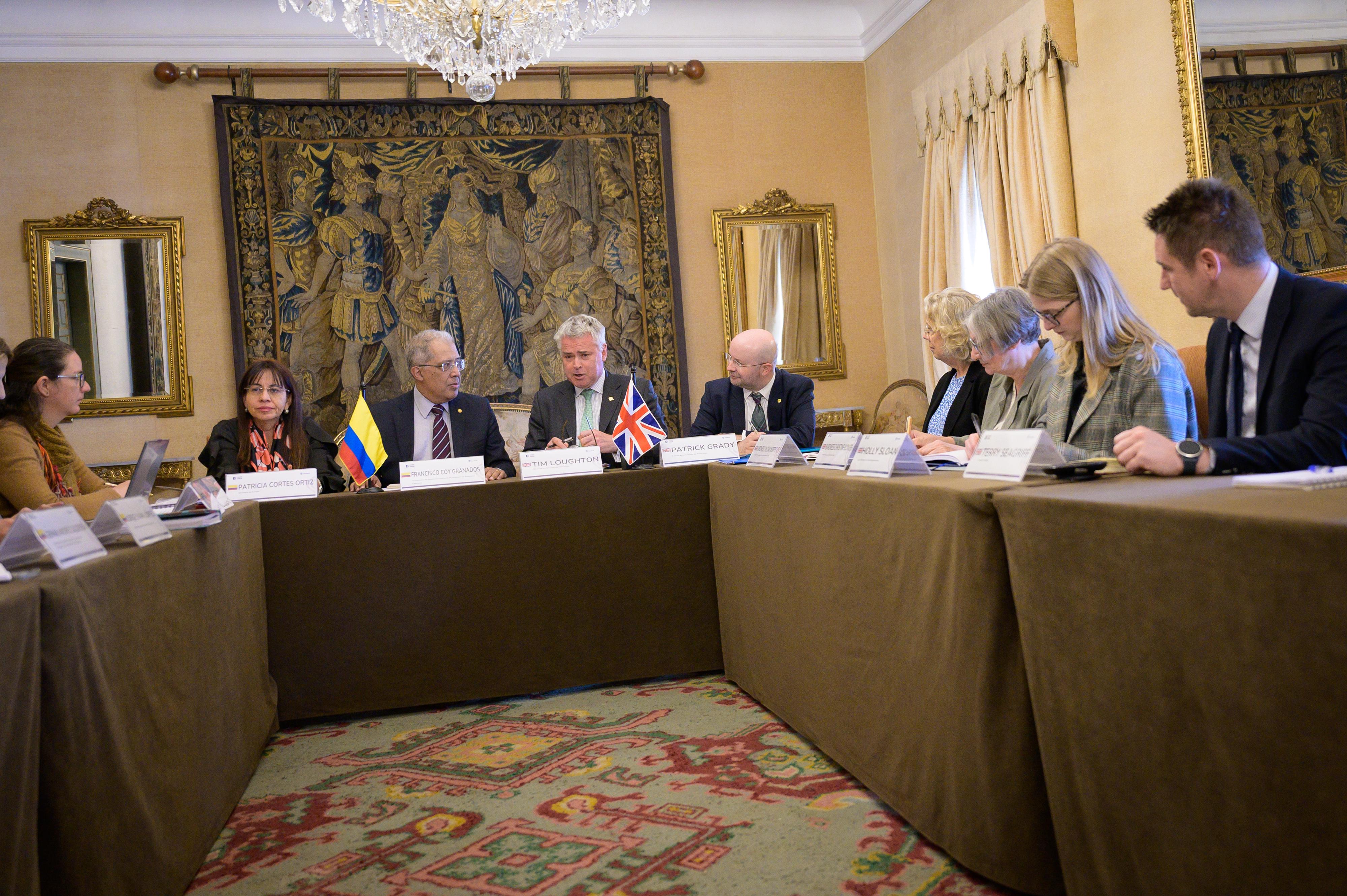 Colombia y Reino Unido profundizan su diálogo político