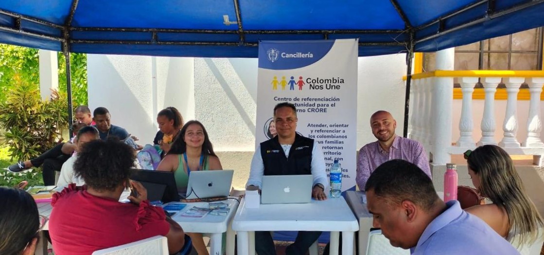 Funcionarios de la Cancillería llega por primera vez a la isla de Providencia con una feria de servicios consulares