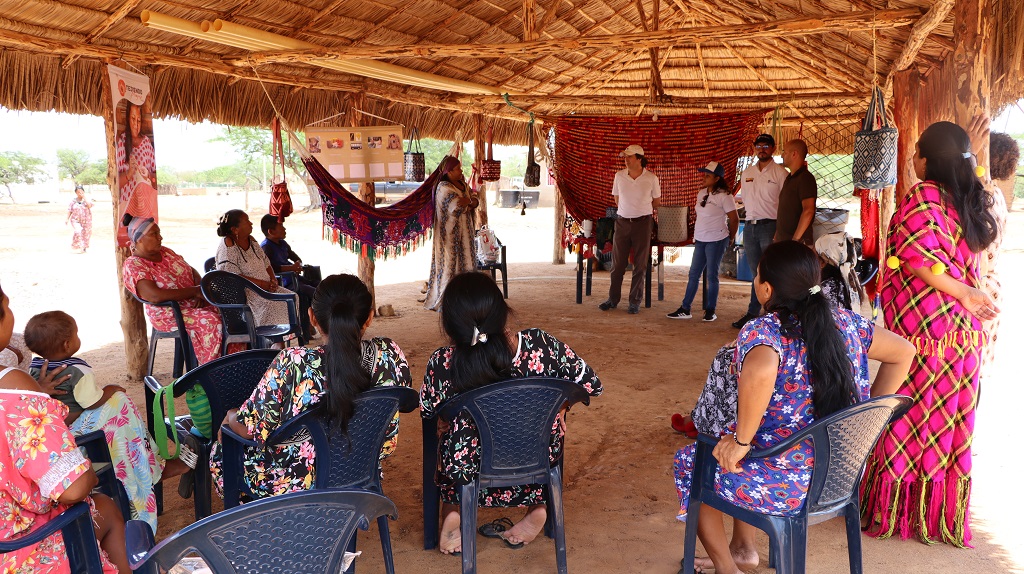 Cancillería apoyó proyecto implementado con comunidades Wayuu que benefició a 126 mujeres en los municipios de Uribia y Manaure en La Guajira