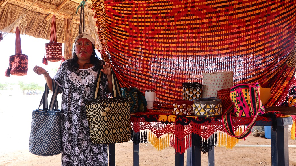 Cancillería apoyó proyecto implementado con comunidades Wayuu que benefició a 126 mujeres en los municipios de Uribia y Manaure en La Guajira