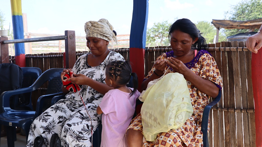 Cancillería apoyó proyecto implementado con comunidades Wayuu que benefició a 126 mujeres en los municipios de Uribia y Manaure en La Guajira