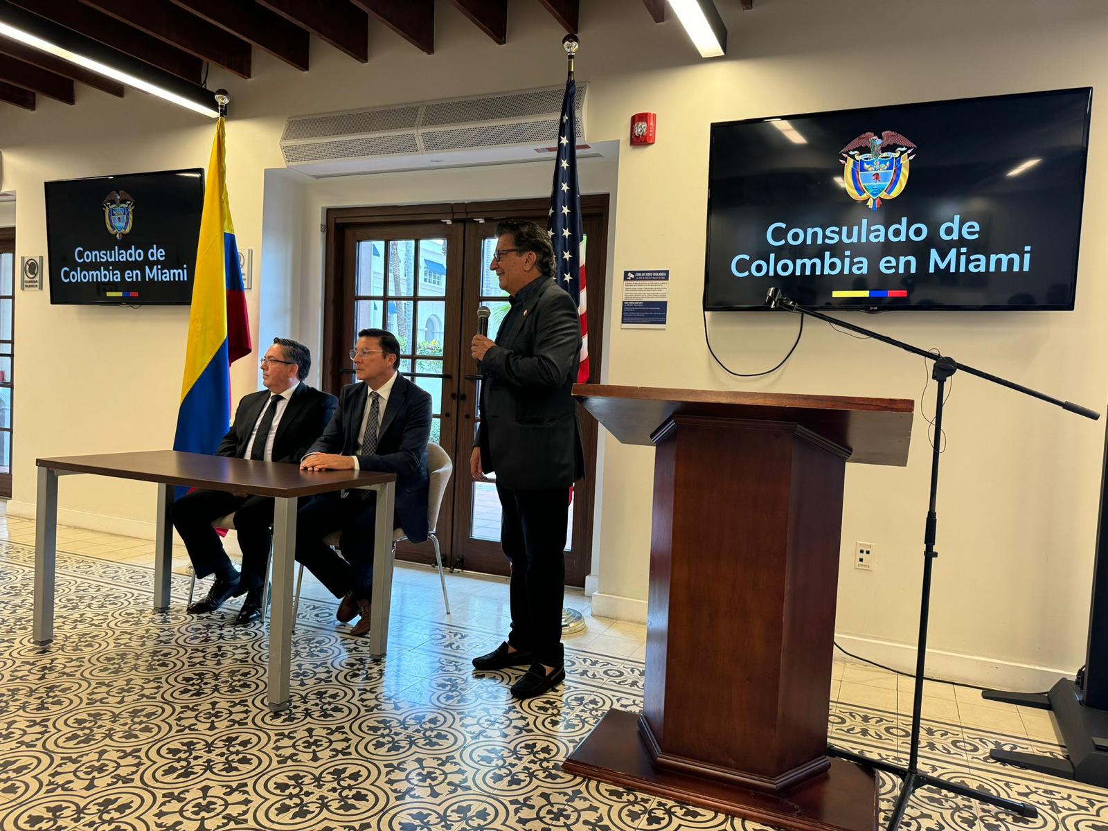 El Ministerio de Relaciones Exteriores y la Registraduría Nacional del Estado Civil fortalecen el trabajo Consular con mejores servicios para los connacionales en el exterior 
