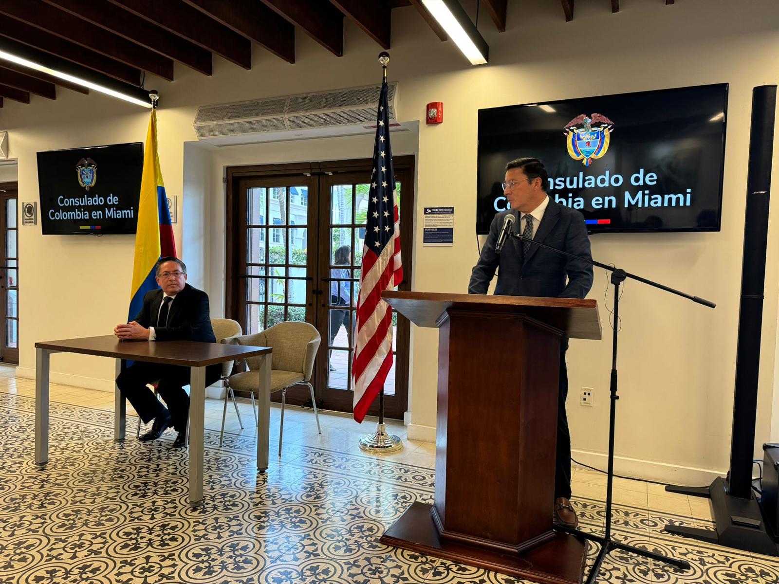 El Ministerio de Relaciones Exteriores y la Registraduría Nacional del Estado Civil fortalecen el trabajo Consular con mejores servicios para los connacionales en el exterior 