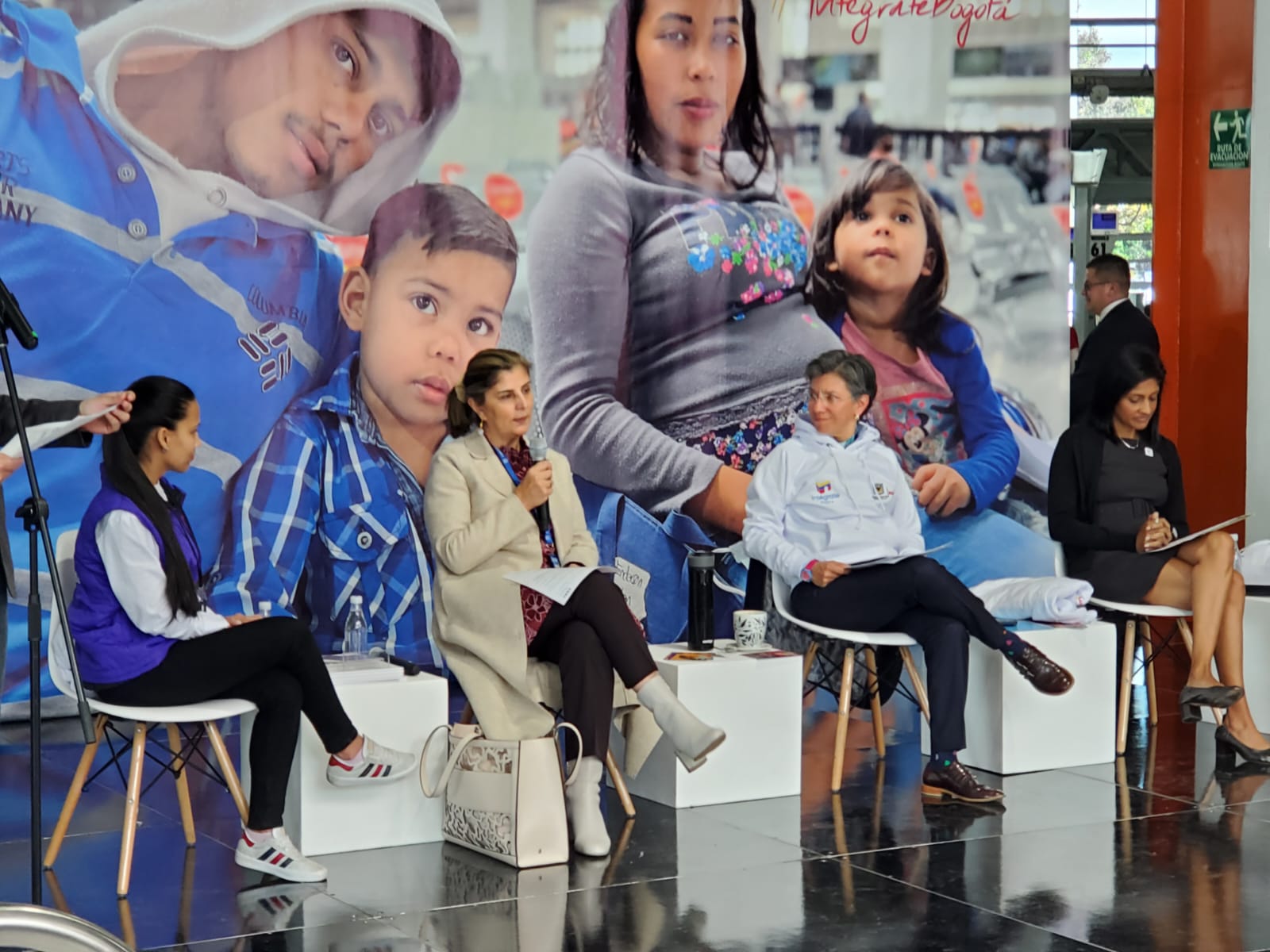 La Viceministra de Asuntos Multilaterales, Laura Gil, participó en el lanzamiento de los centros Integrate en puntos de la red CADE de Bogotá
