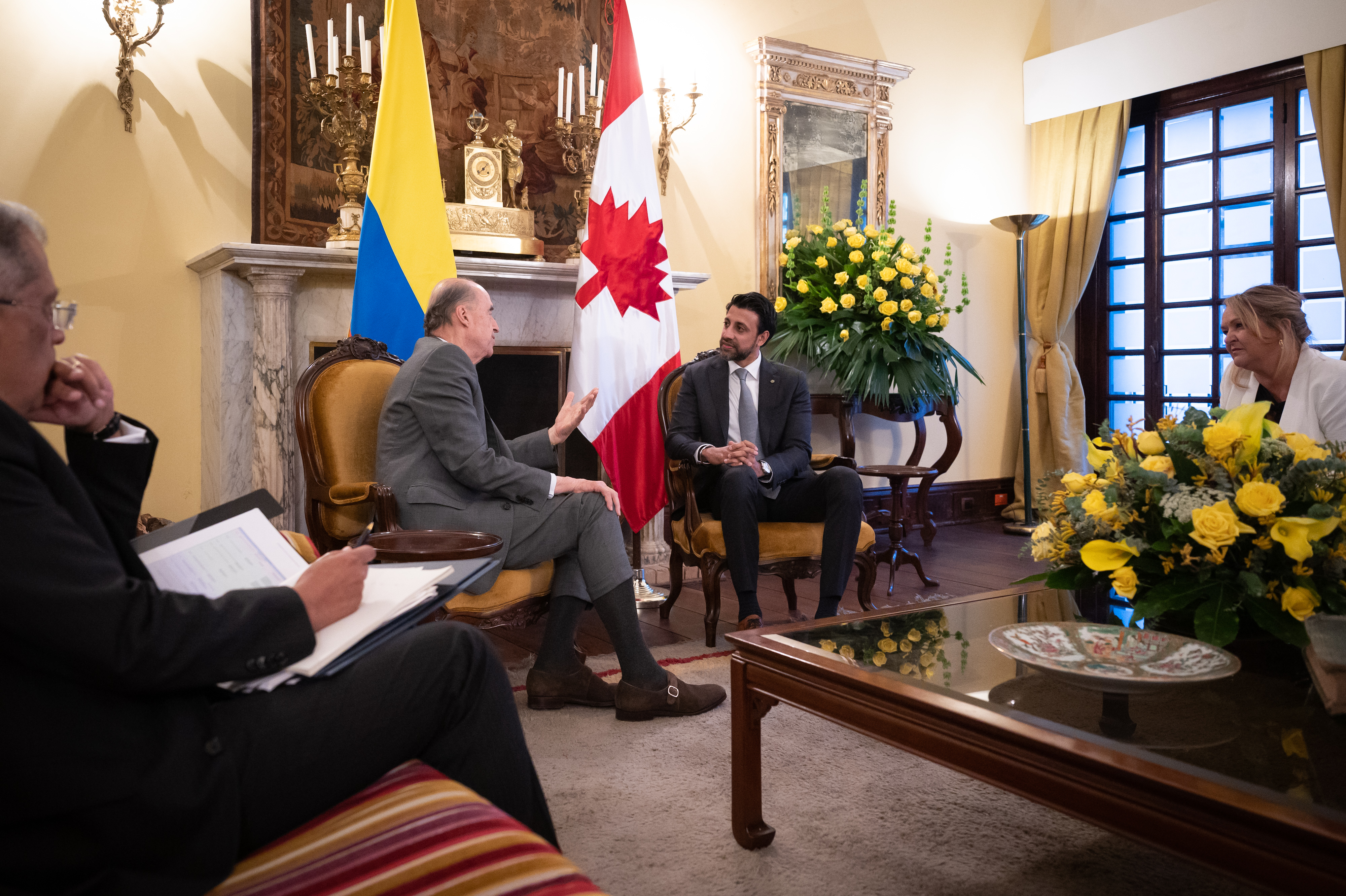 Compromisos en cambio climático, transición energética y consolidación de la paz total fueron tratados en el encuentro entre Canciller Álvaro Leyva y Secretario Parlamentario de la Ministra de Relaciones Exteriores de Canadá