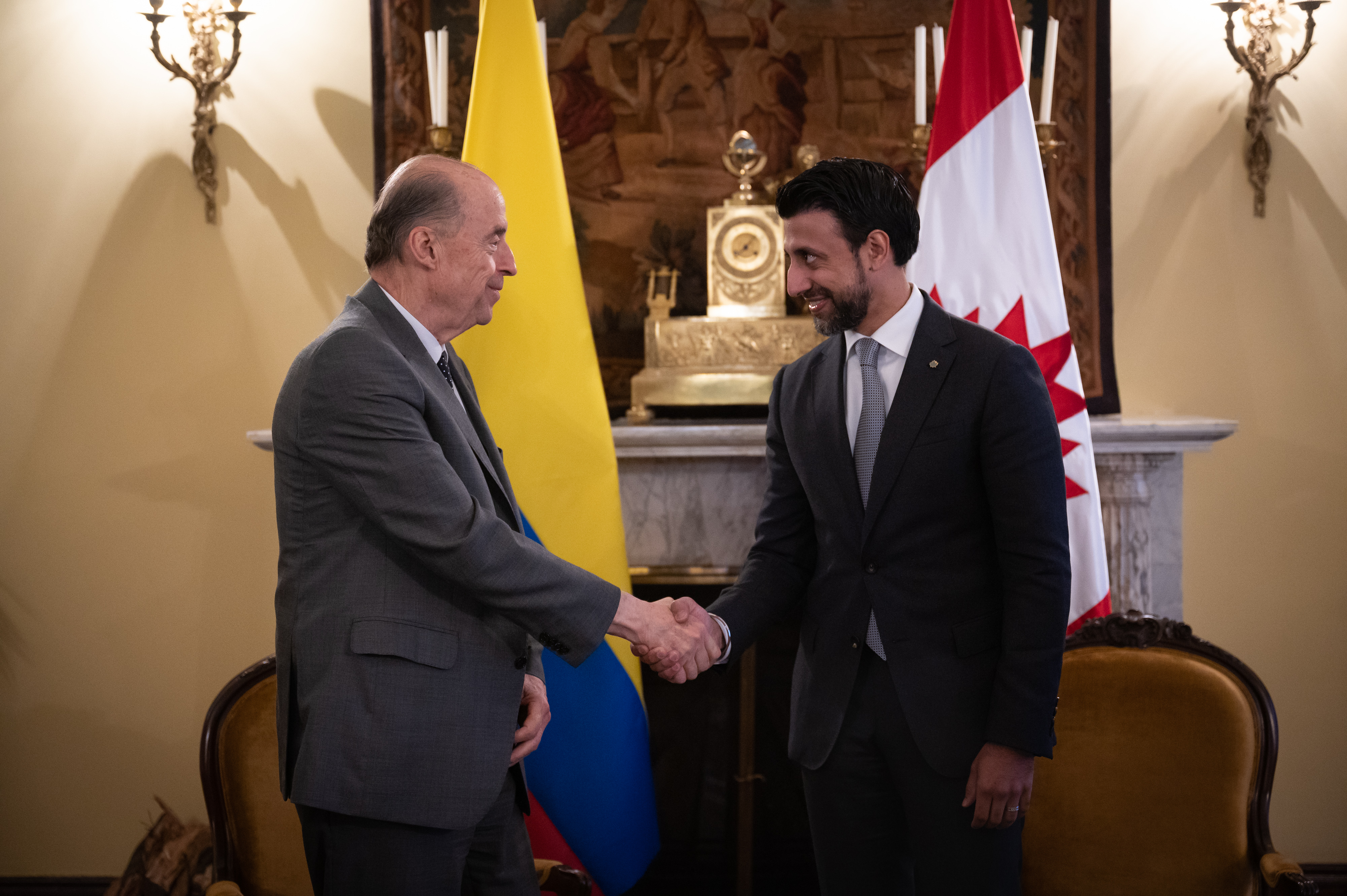 Compromisos en cambio climático, transición energética y consolidación de la paz total fueron tratados en el encuentro entre Canciller Álvaro Leyva y Secretario Parlamentario de la Ministra de Relaciones Exteriores de Canadá