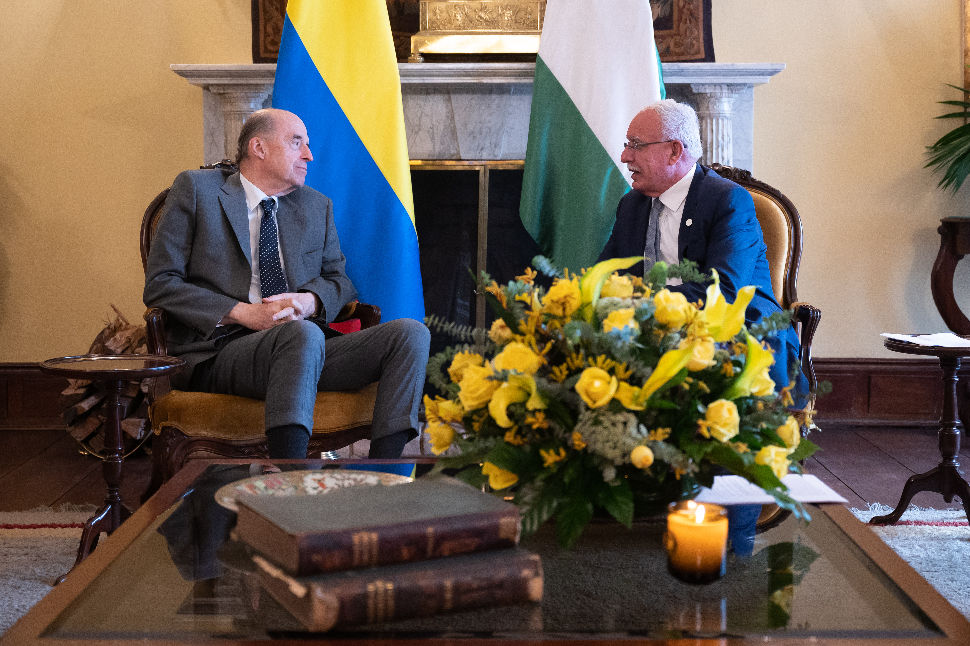 Ministro de Relaciones Exteriores de Colombia, Álvaro Leyva, recibió al Ministro de Asuntos Exteriores y Expatriados de Palestina