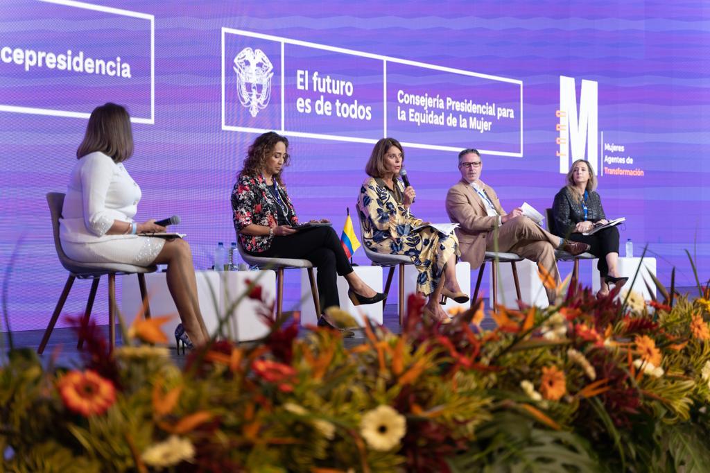 Mujeres, llamadas a participar en la toma de decisiones 
