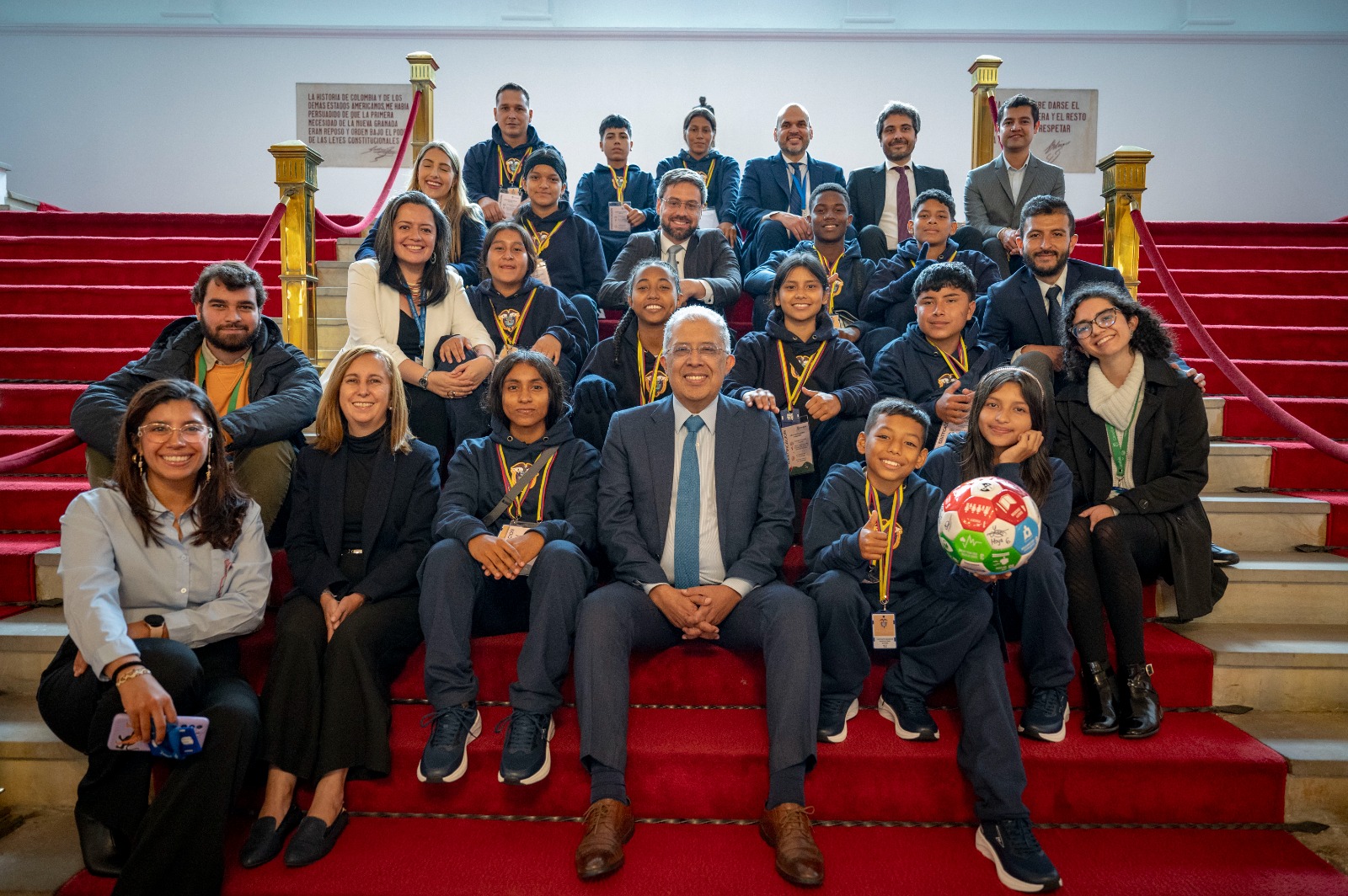 Río de Janeiro recibirá a 12 niñas y niños futbolistas del Putumayo que participan en un intercambio de diplomacia deportiva liderado por la Cancillería