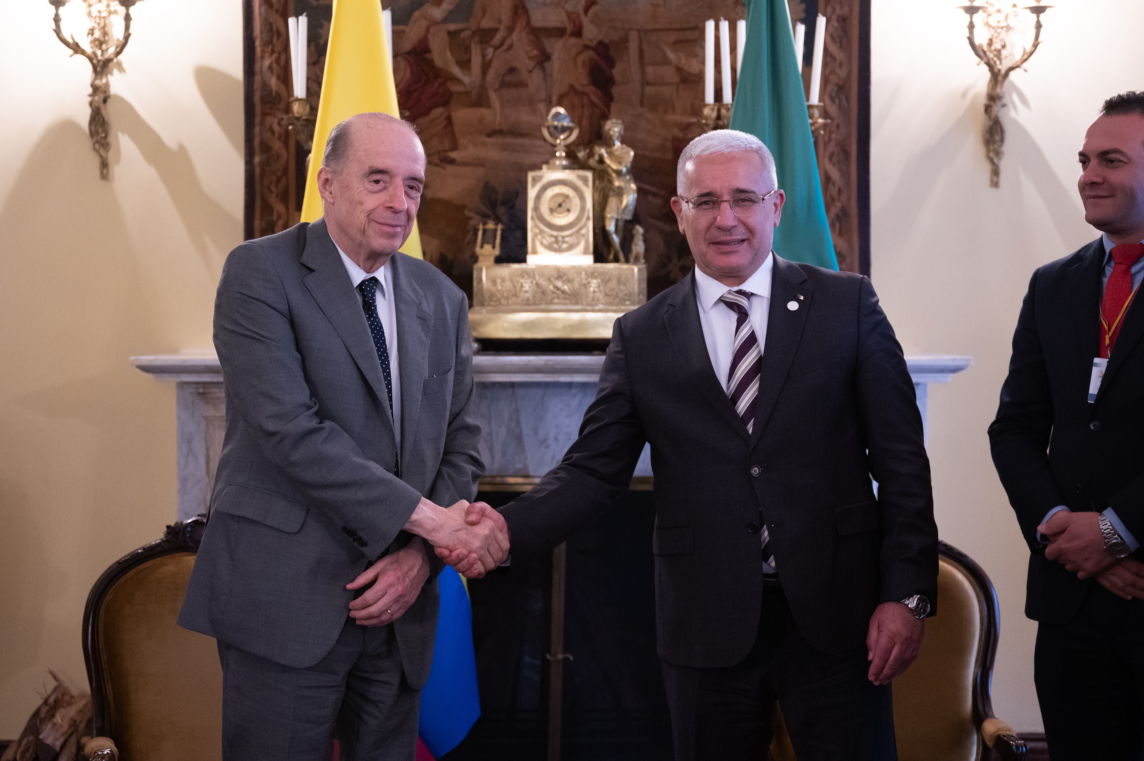 Canciller Álvaro Leyva dialogó sobre el intercambio de experiencias con el Presidente de la Asamblea Popular Nacional de Argelia