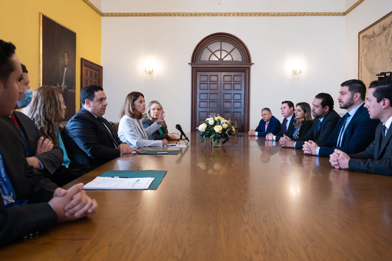 Negociación colectiva con sindicatos en el Ministerio de Relaciones Exteriores logró acuerdo que fortalece bienestar de funcionarios, meritocracia y carrera diplomática