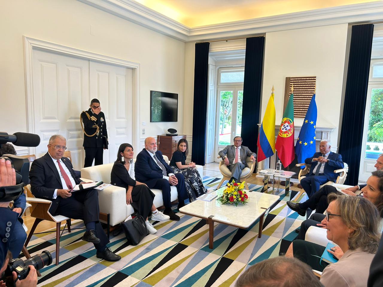 Paz total, política integral de drogas y energías limpias, temas que fortalecen la relación bilateral entre Colombia y Portugal